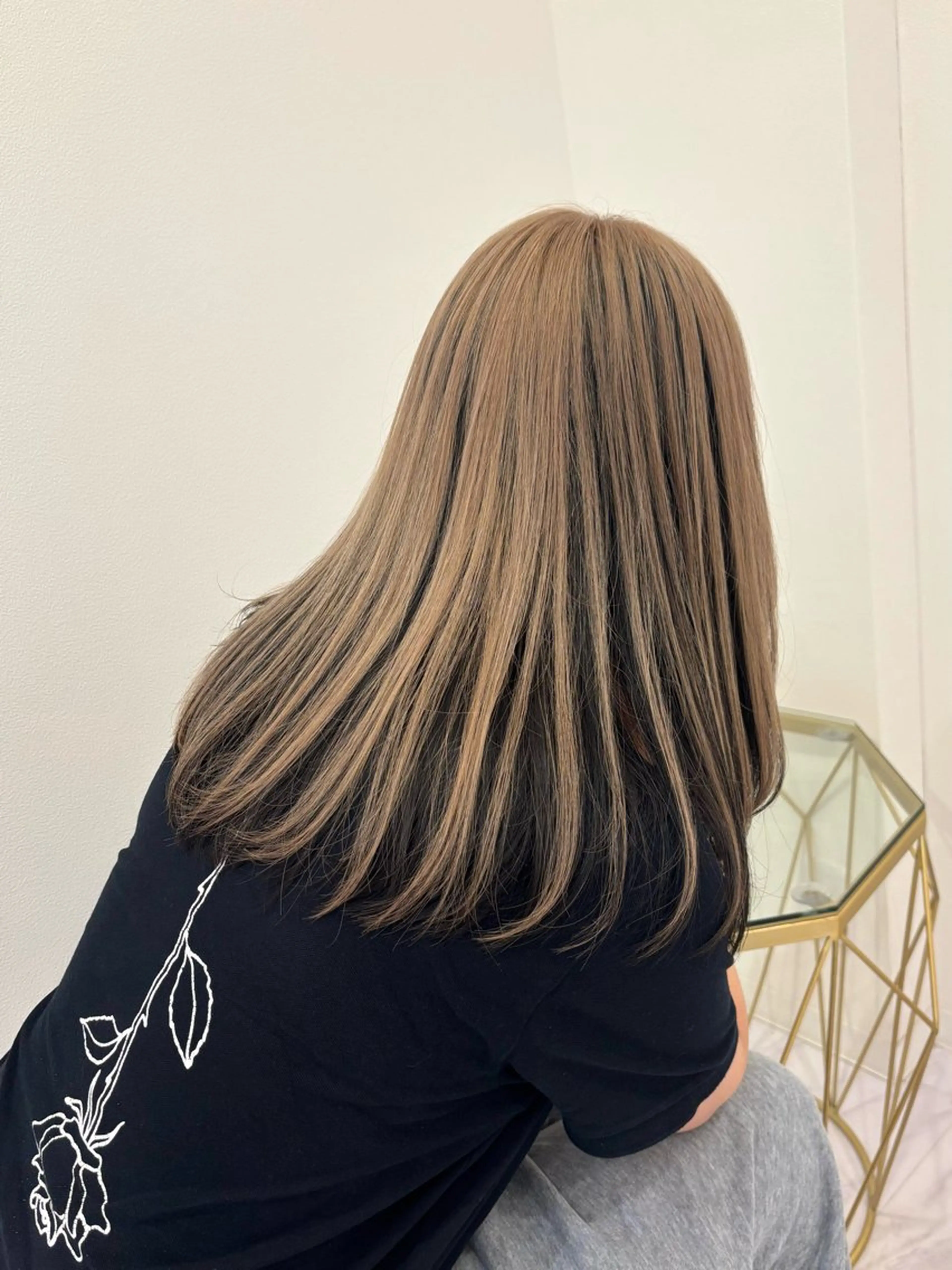 ロング 伊丹 晴香のヘアスタイル