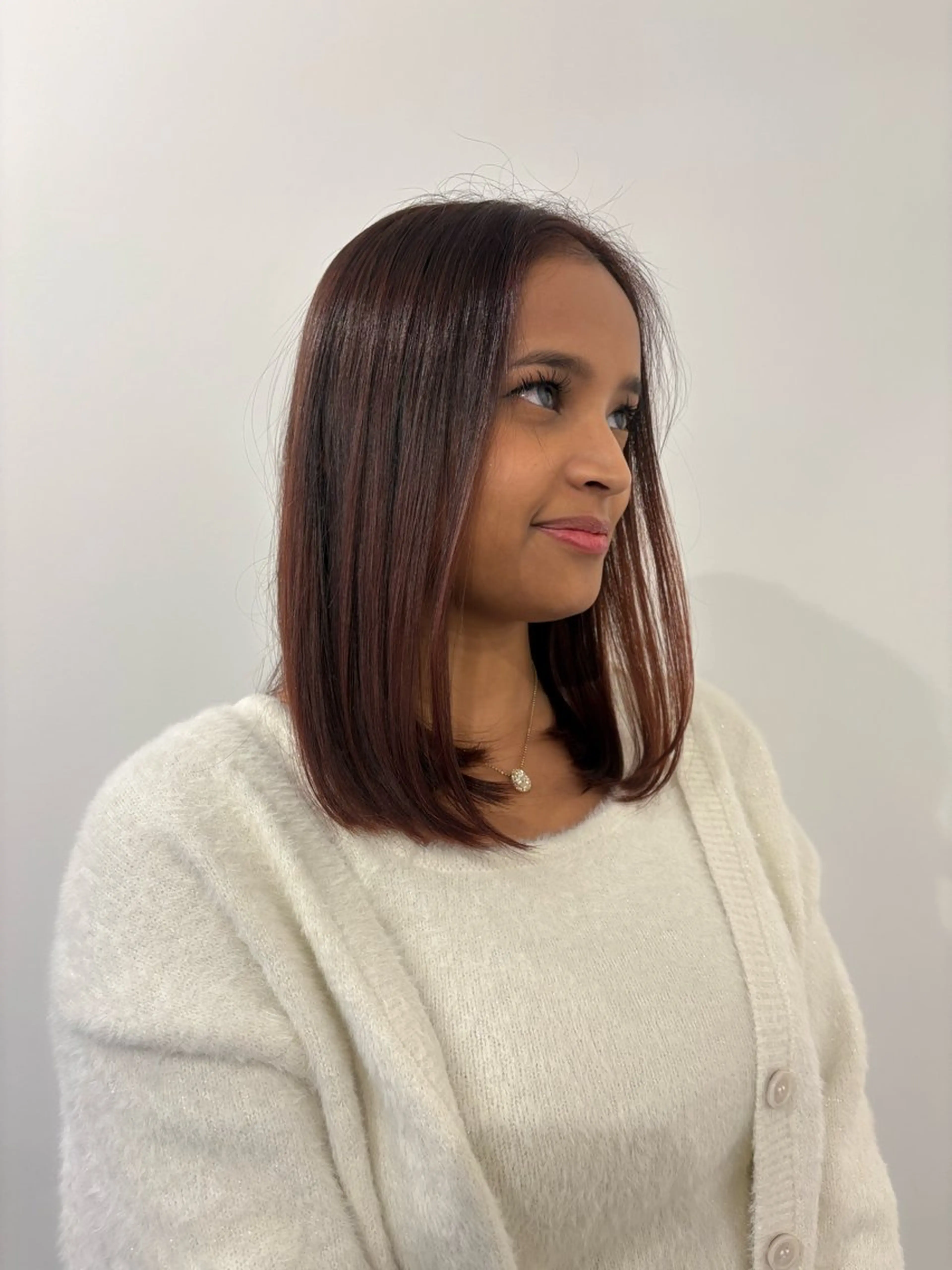 セミロング ヘアカラー トリートメント SHIORI🎀 ブリーチ/艶カラーのヘアスタイル