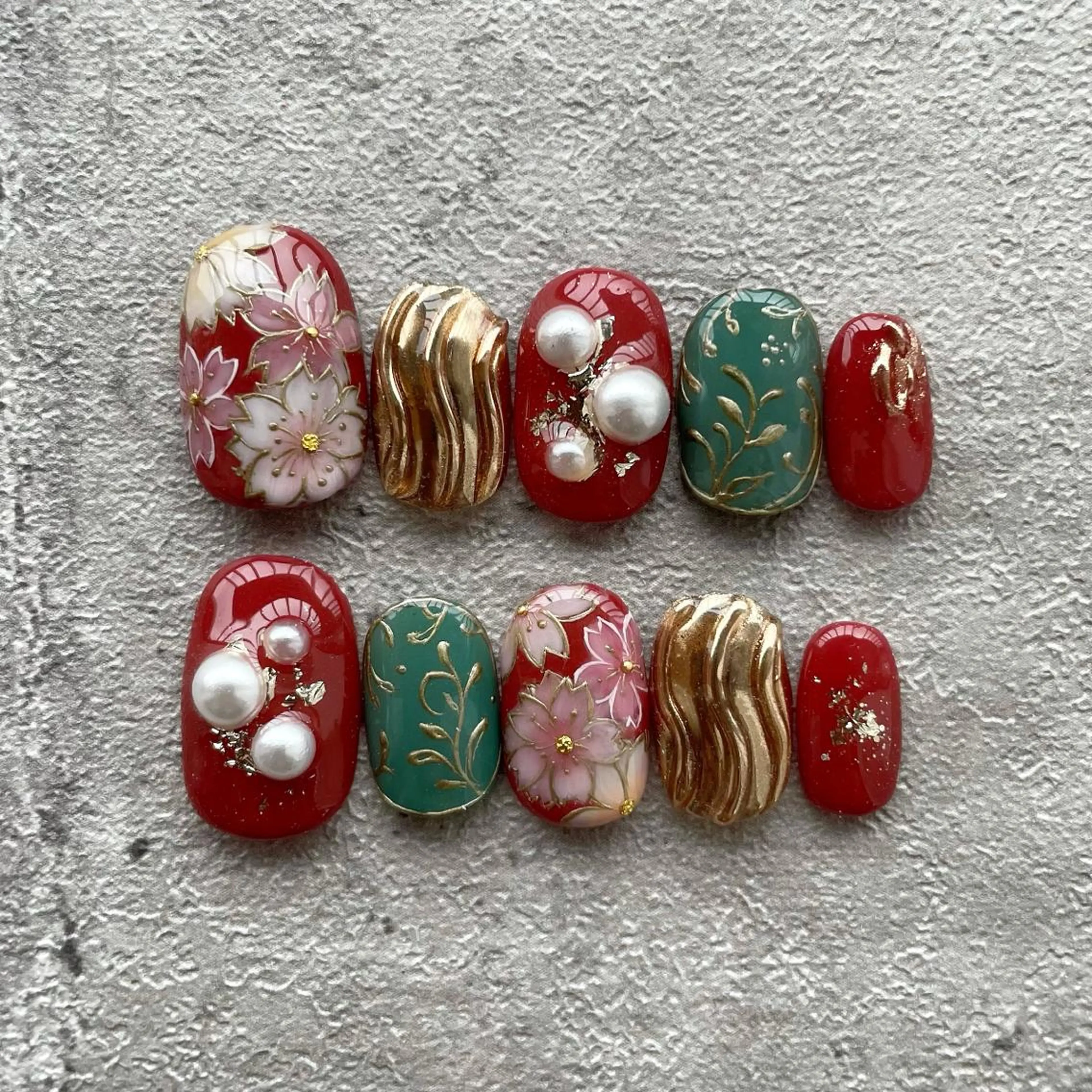 ネイル 成人式 ネイルチップ 東 千夏のネイルデザイン