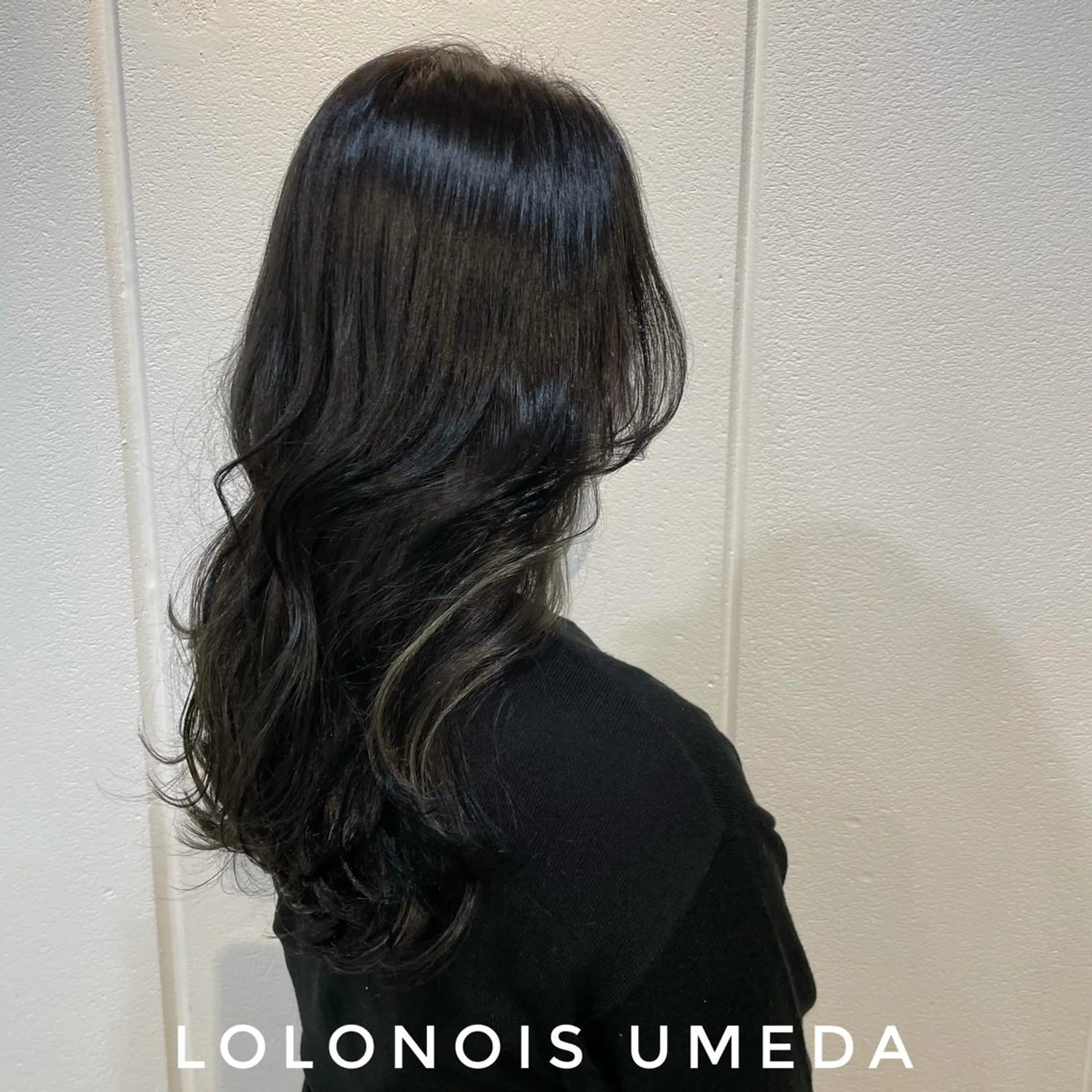 ロング カラー ダークグレー イヤリングカラー Lolonois梅田 /Okazaki:)のヘアスタイル