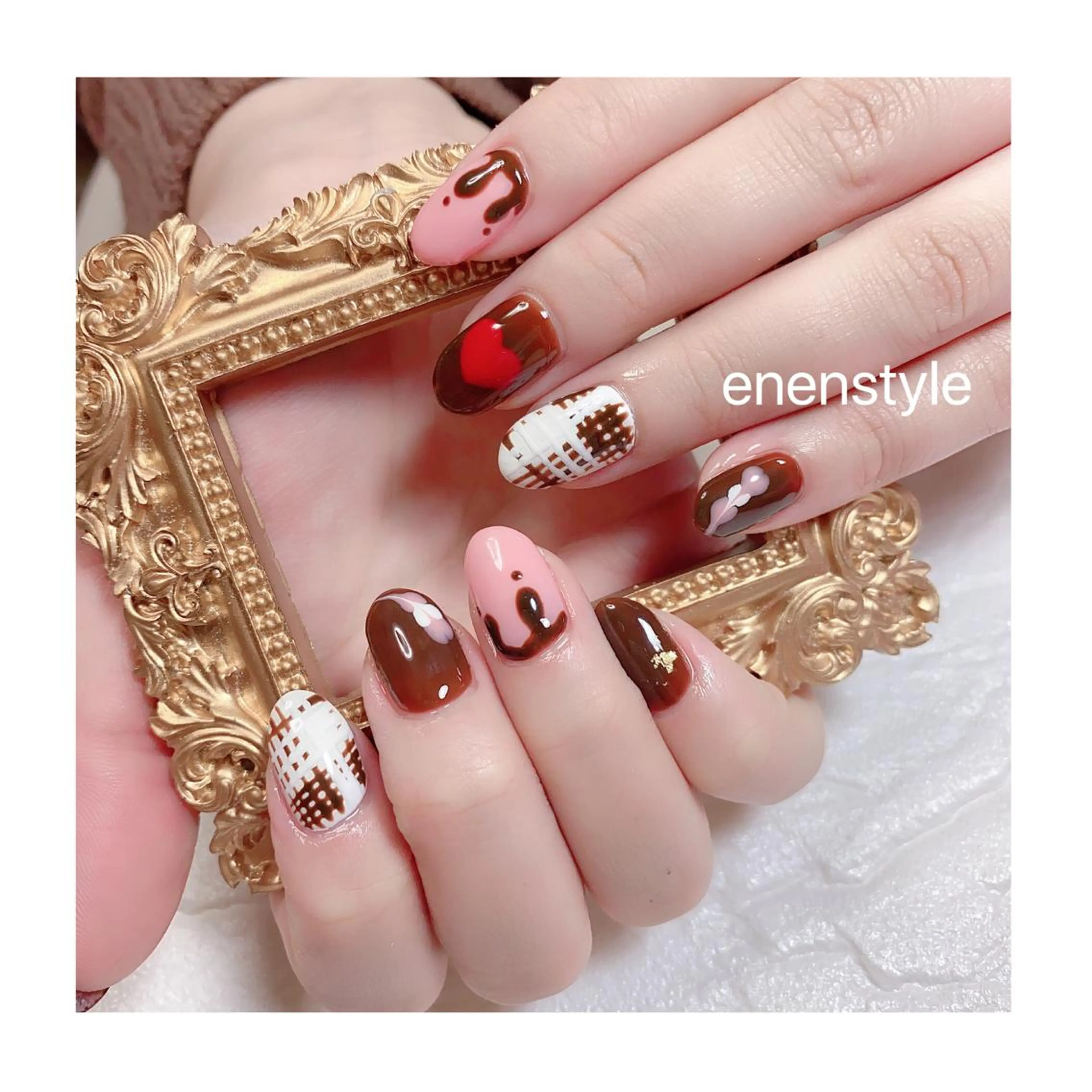 ショート ネイル ジェルネイル ハート ニュアンスネイル オフィスネイル ワンカラーネイル 👑enen style👑のネイルデザイン
