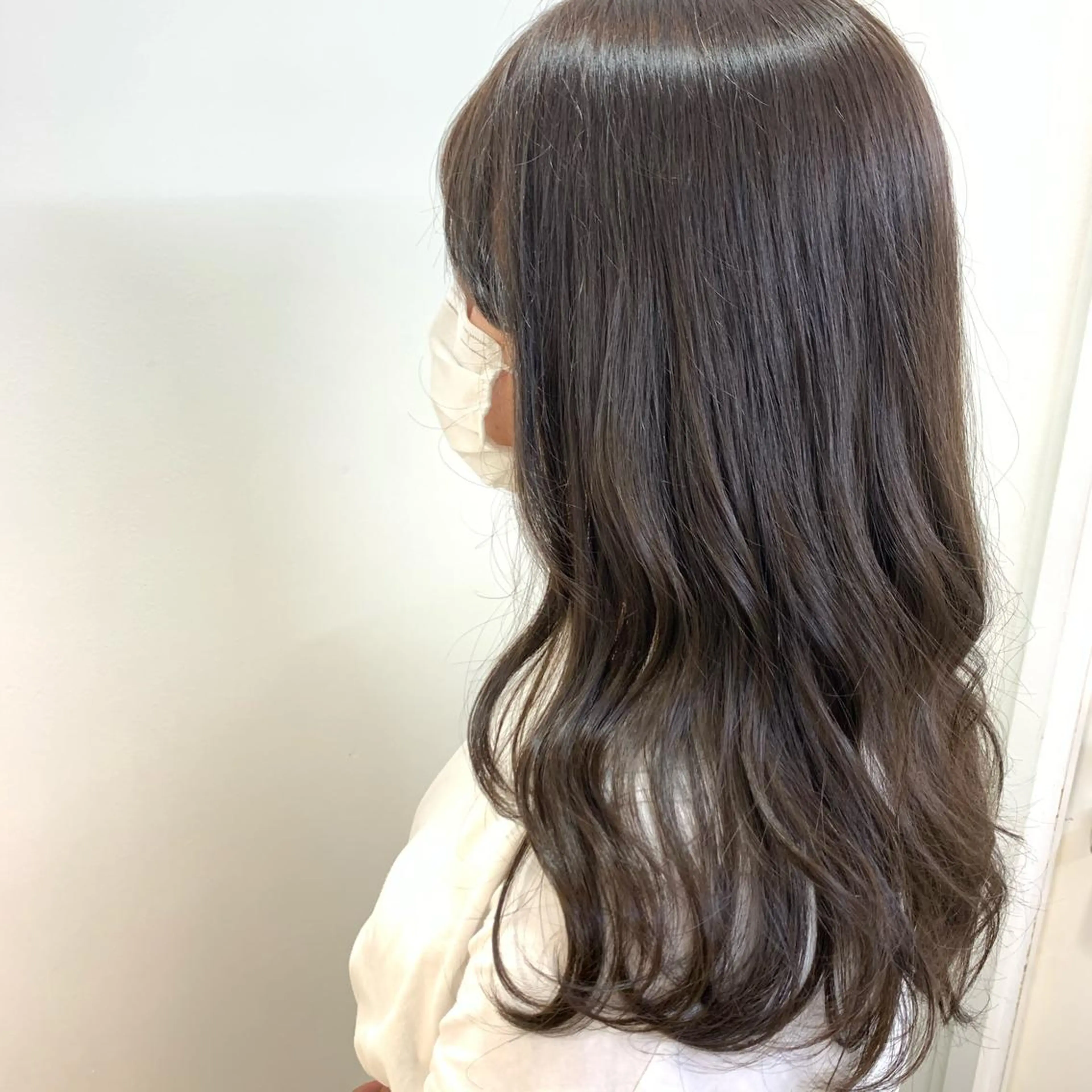 セミロング カラー ヘアアレンジ グレージュ ヘアカラー トリートメント yuka .のヘアスタイル