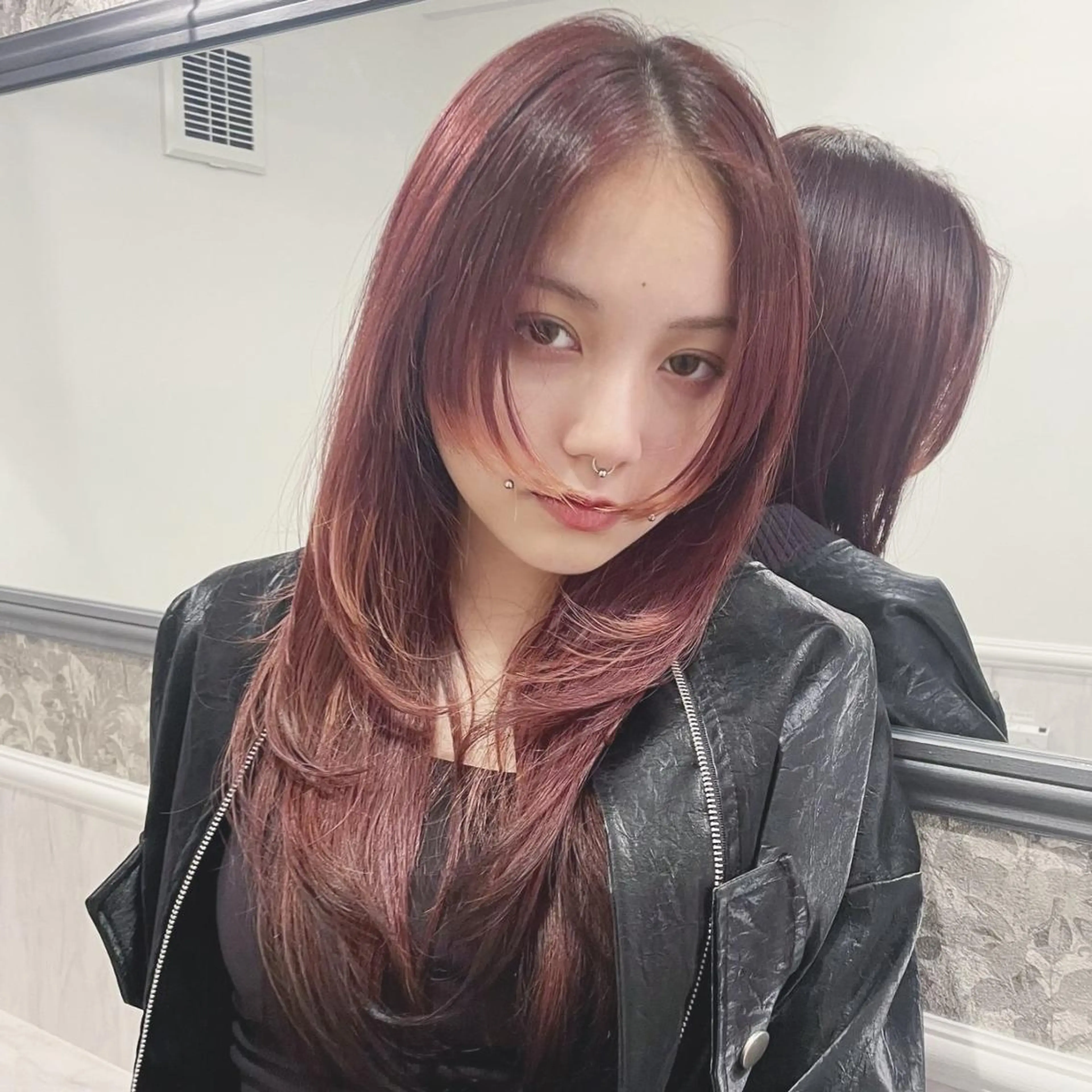 セミロング 韓国ヘア/レイヤー /髪質改善【ミカベ】のヘアスタイル