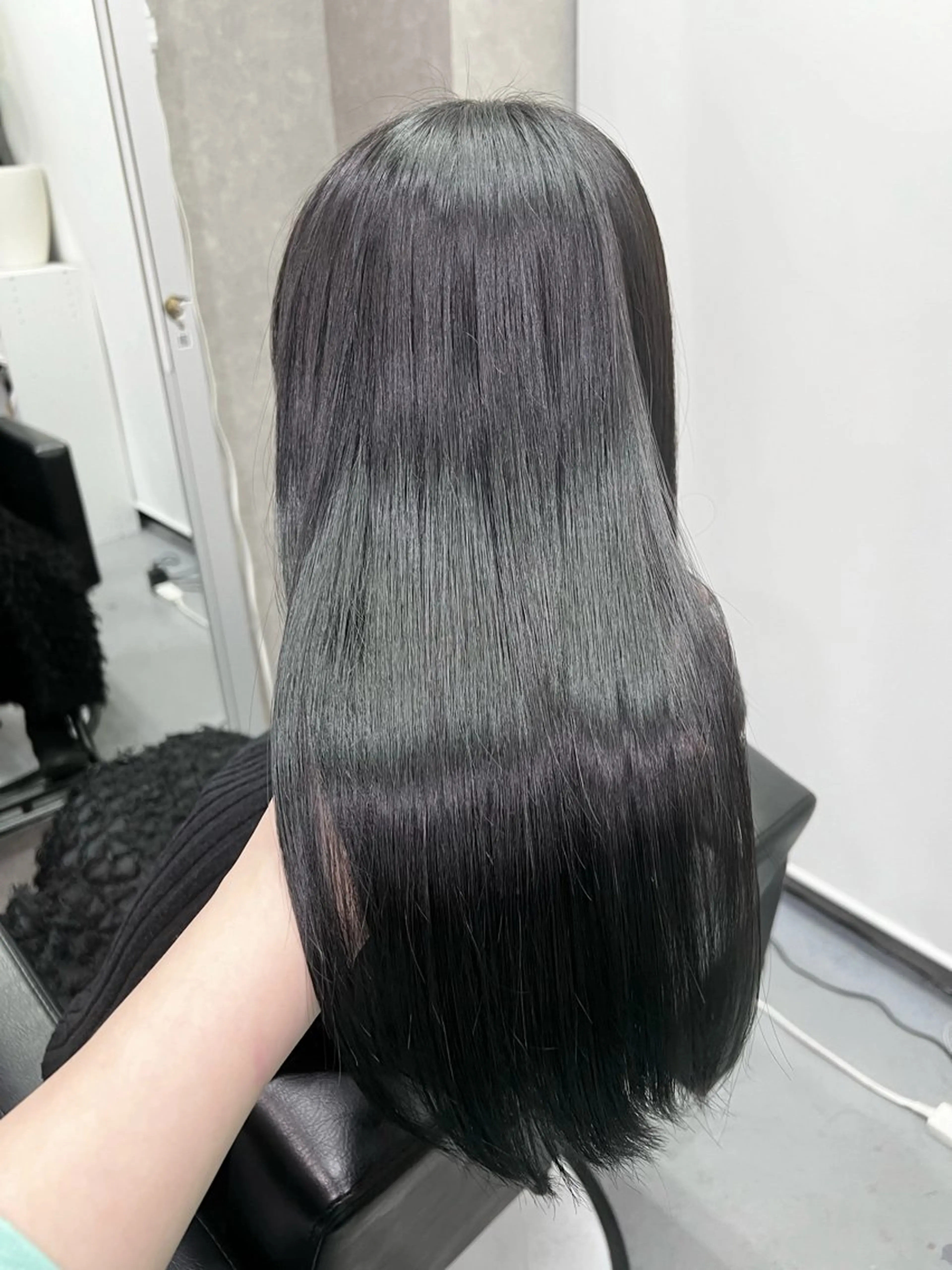 セミロング 縮毛矯正 晴レ所属・🍑アヤ🫧髪質改善 ダブルカラー🍑の眉毛・アイブロウイメージ