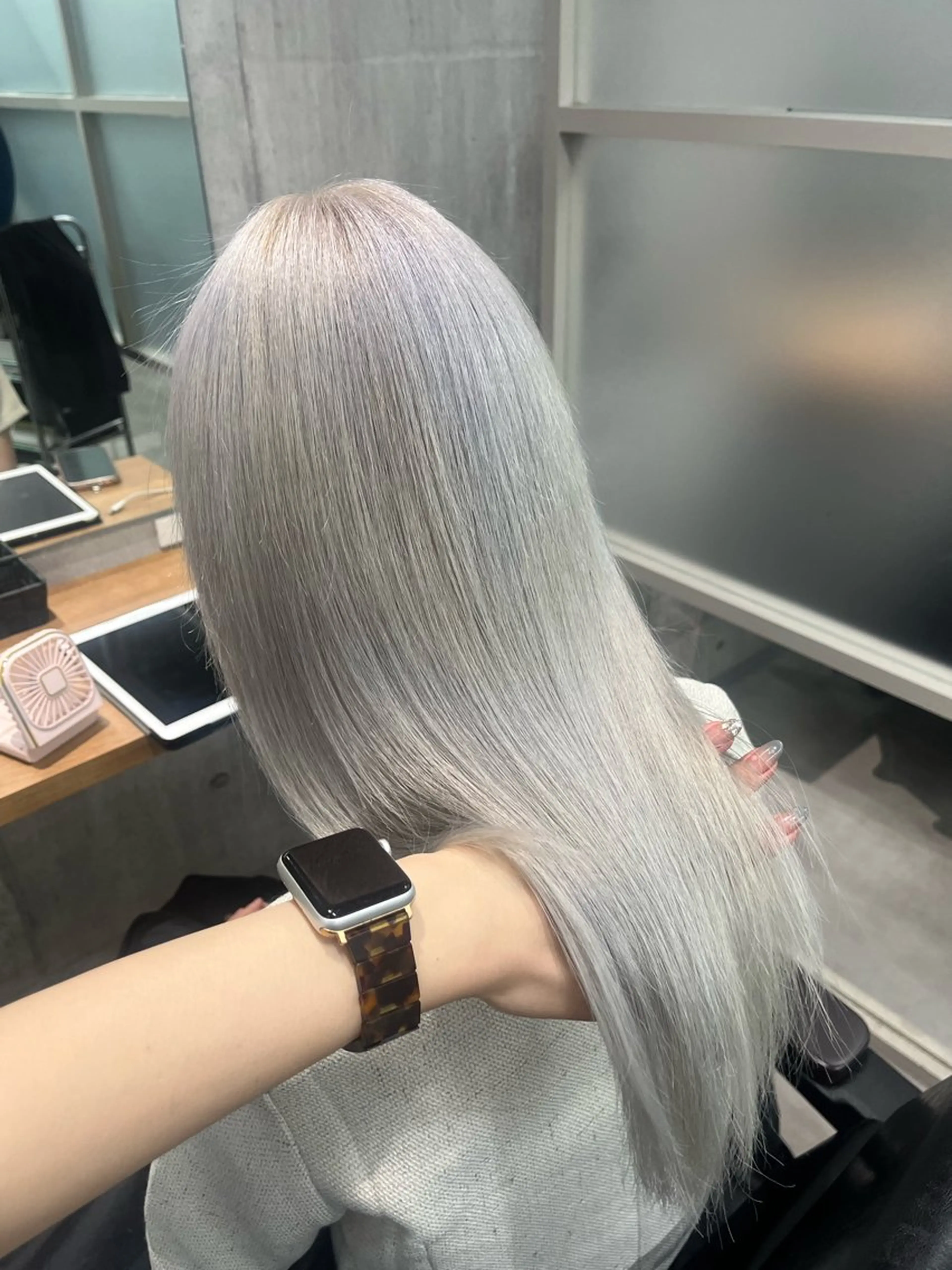 ロング カラー カット ヘアカラー トリートメント ヘアセット newi赤羽 HINATAのヘアスタイル