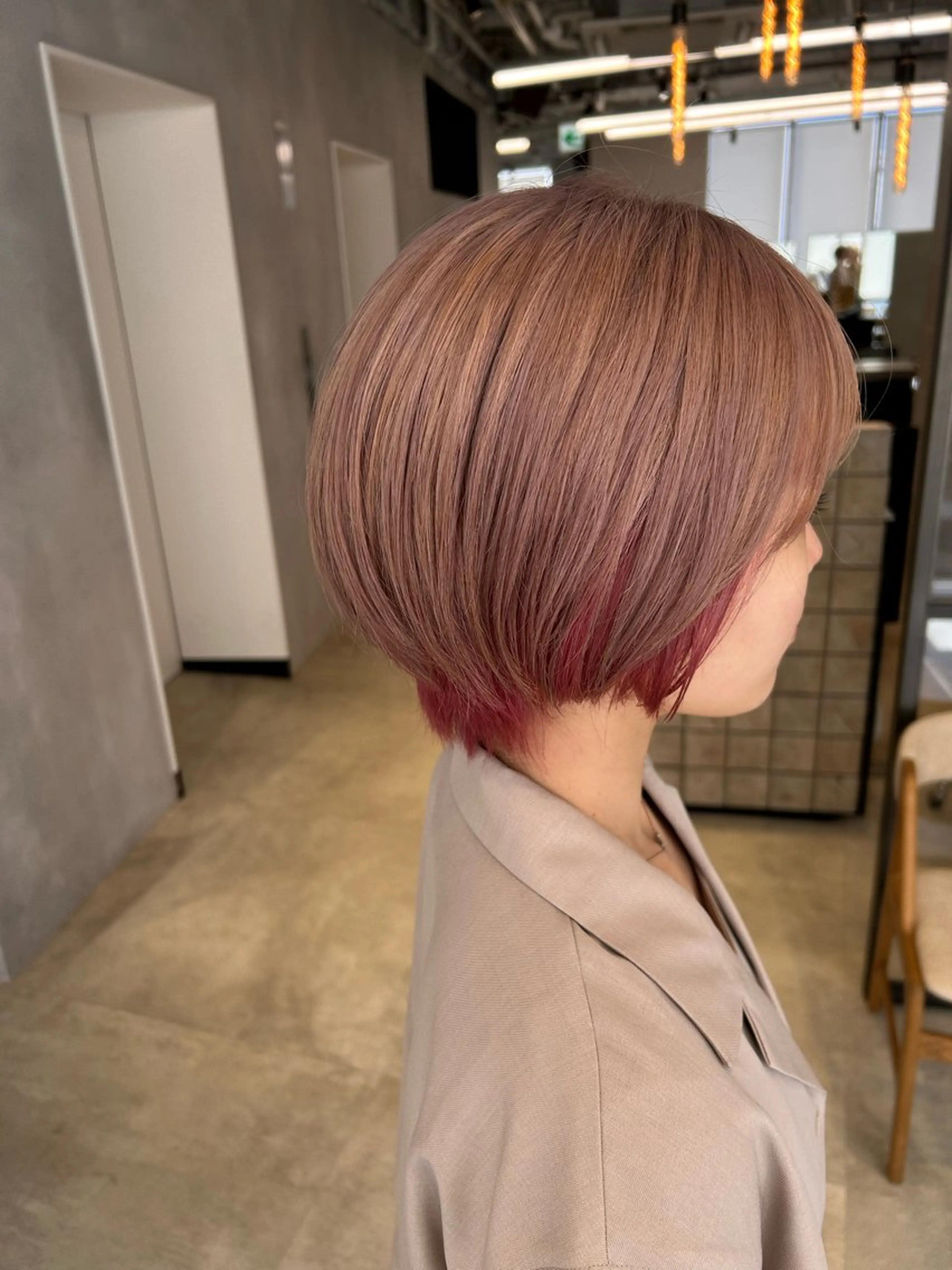 ショート カラー ボブレイヤー ベージュカラー ケアカラー 透明感カラー ダブルカラー ヘアカラー トリートメント ピンク/ベージュ /似合わせ/田島百華のヘアスタイル