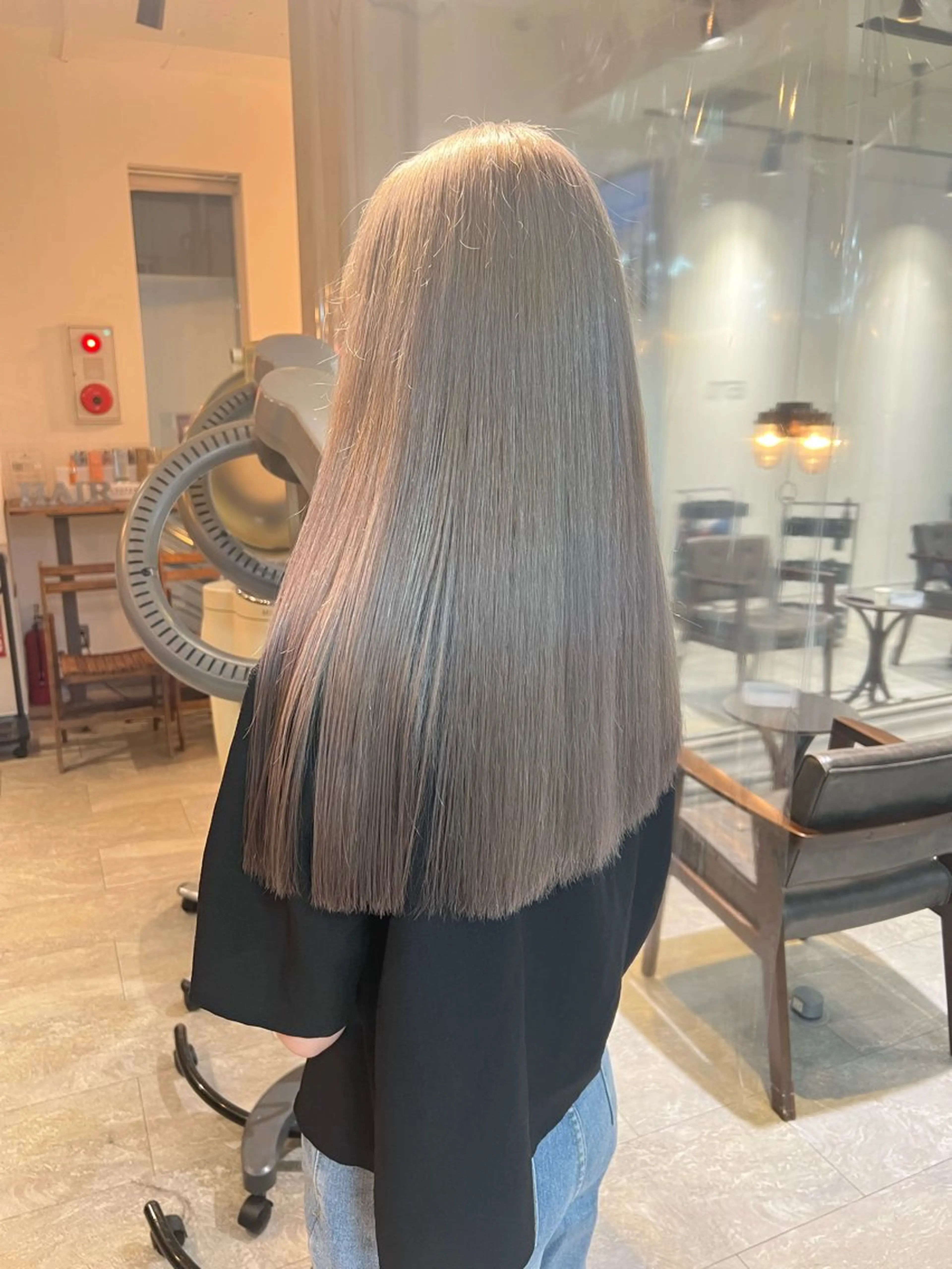 ロング カラー 🩶ブリーチ/ レイヤー🩶フミカのヘアスタイル