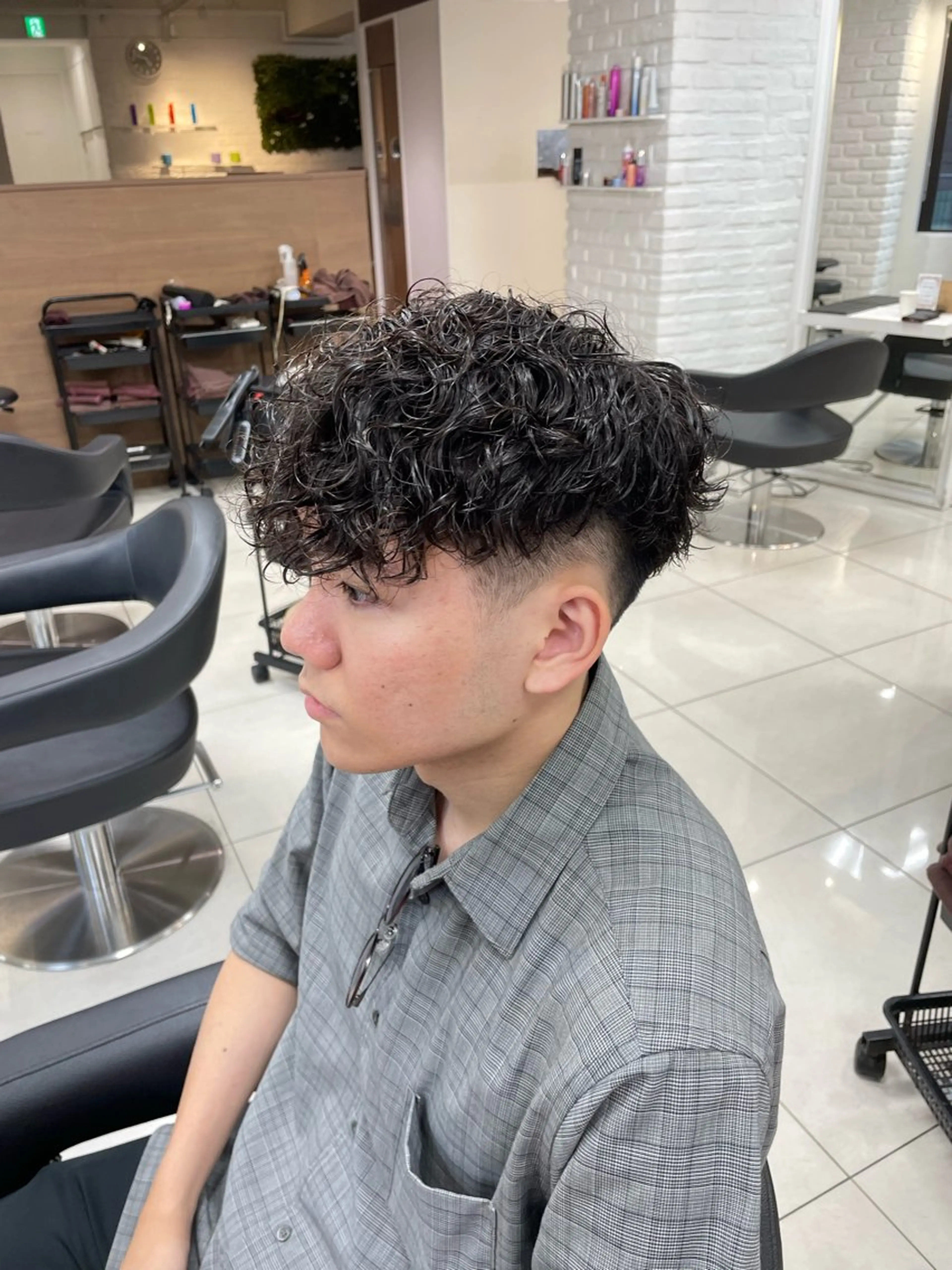 ショート パーマ メンズ スペインカール カット パーマ トリートメント フェザーパーマ職人 🪶ryosukeのヘアスタイル