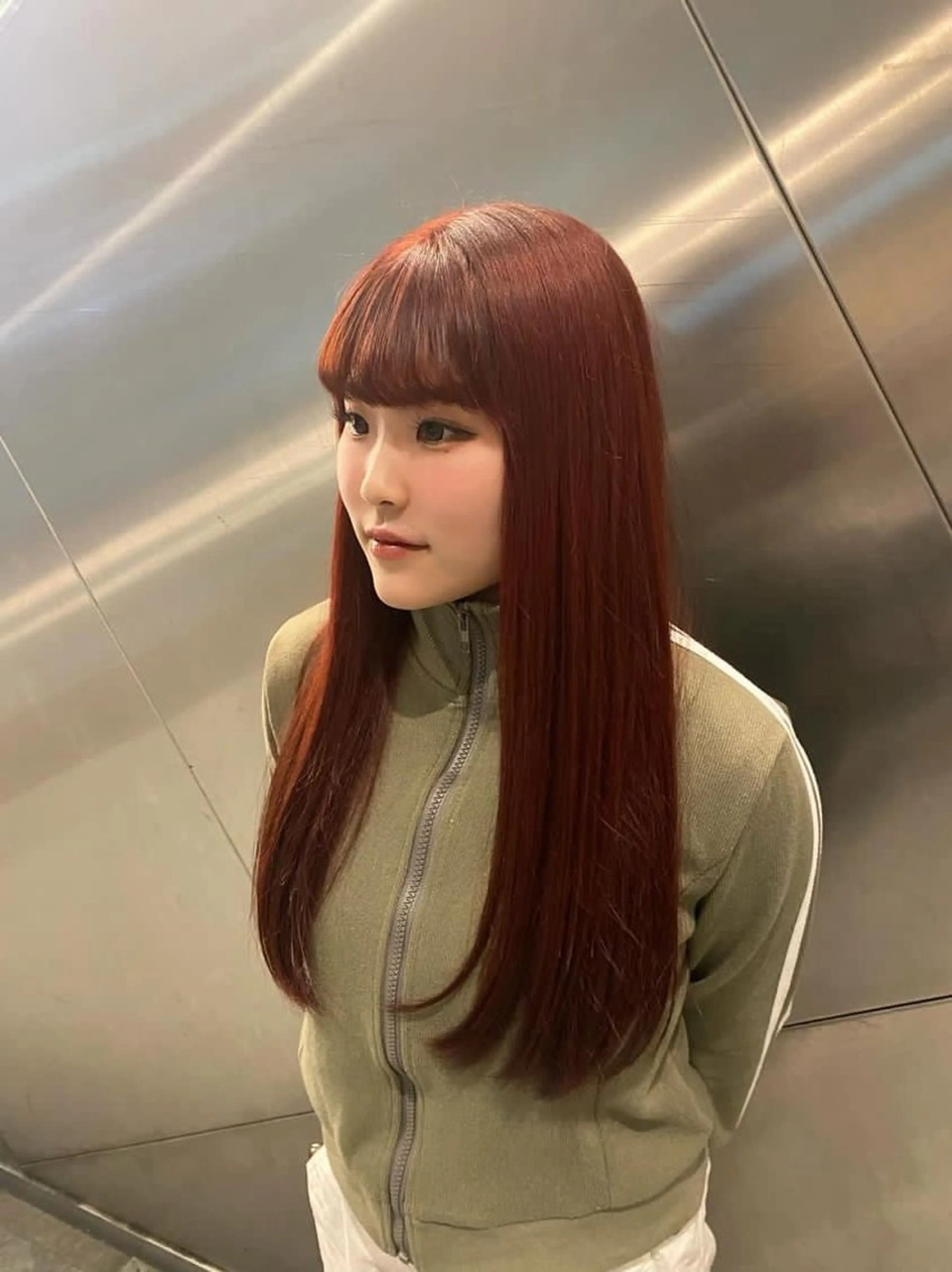 ロング カラー noa 寒色系カラーブリーチのヘアスタイル