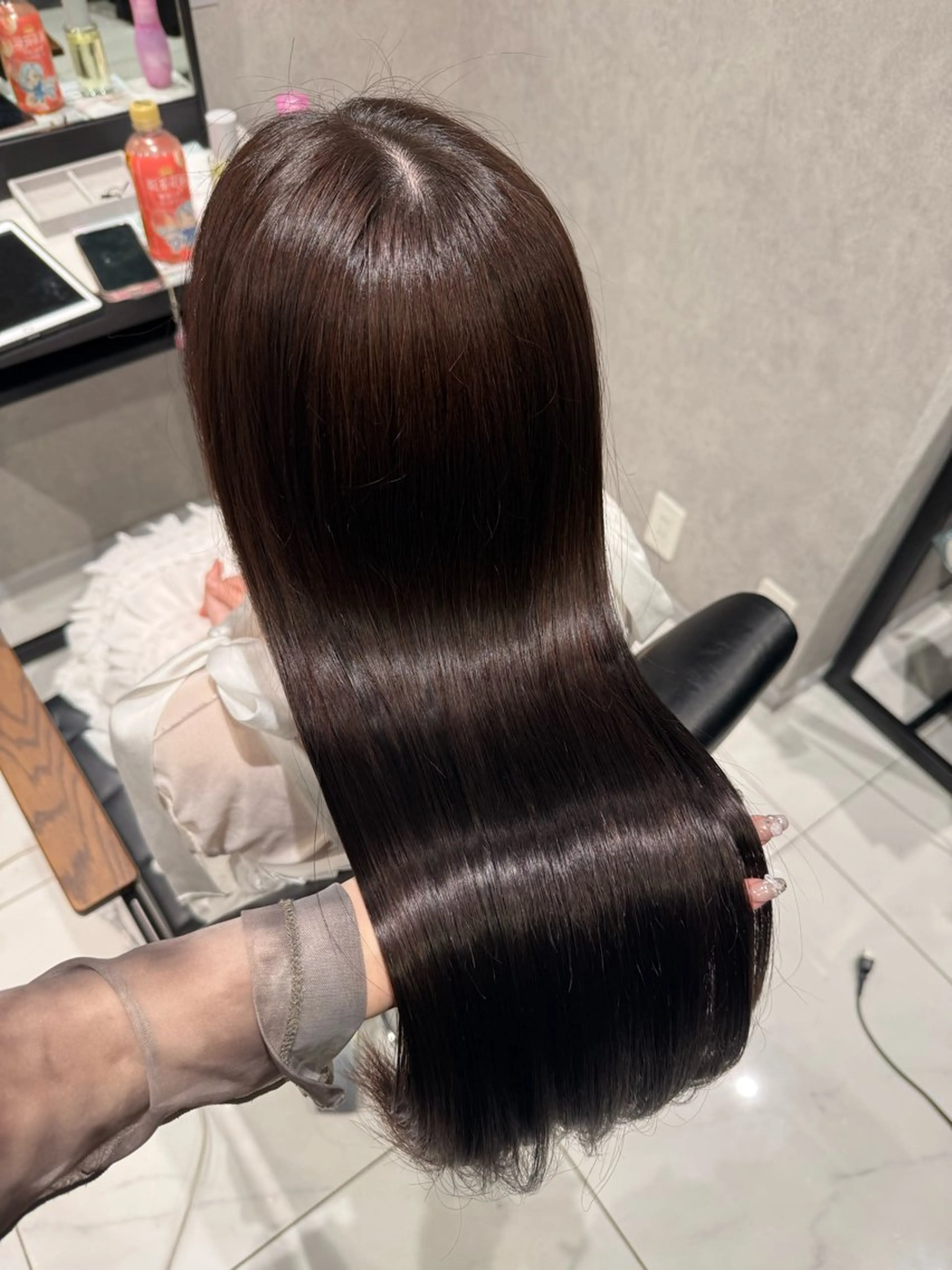 ロング ヘアカラー トリートメント 艶ブラウン/赤み消し /盛れる顔周りのヘアスタイル