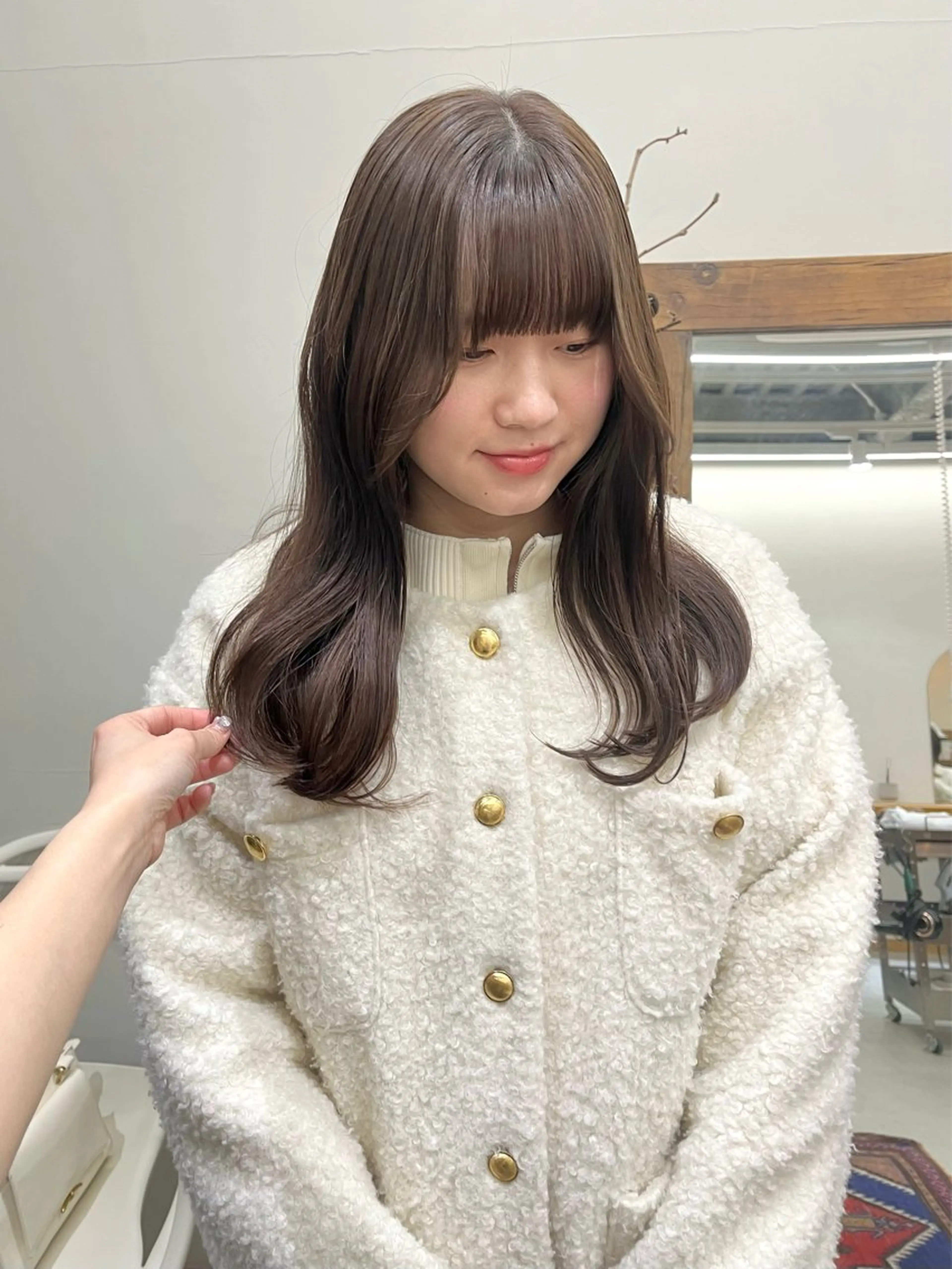 セミロング カラー ヘアアレンジ ベージュカラー ブリーチ ダブルカラー ブリーチなしカラー オリーブベージュ ena/ブリーチなし 透明感・レイヤー🎀のヘアスタイル