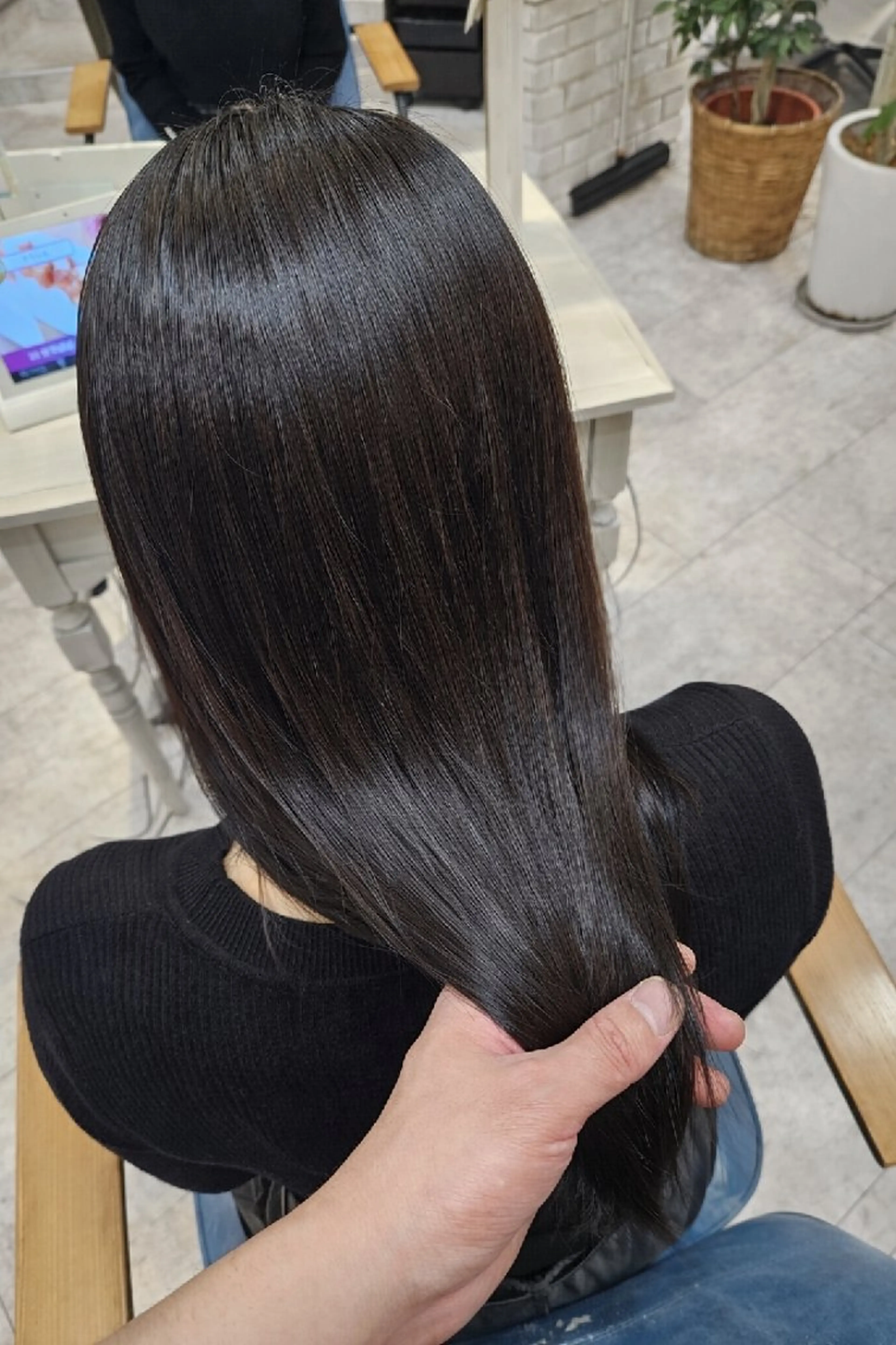 ロング 顔周りカット 髪質改善 韓国風ヘア ロング トリートメント カット トリートメント レイヤーカット/ 髪質改善/代表西村のヘアスタイル