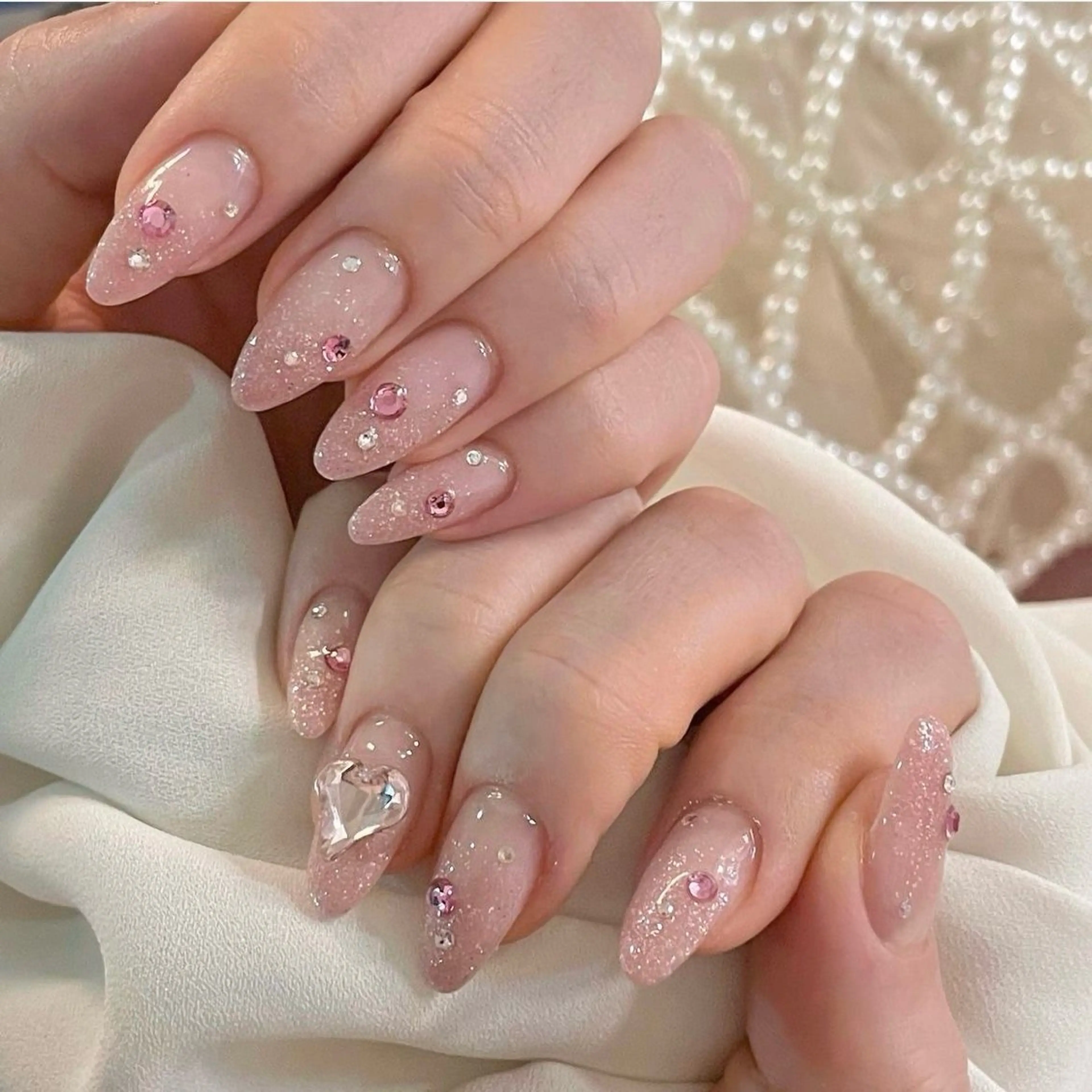 カラー グラデーションカラー ピンクカラー ハンドネイル AIN Nailのネイルデザイン