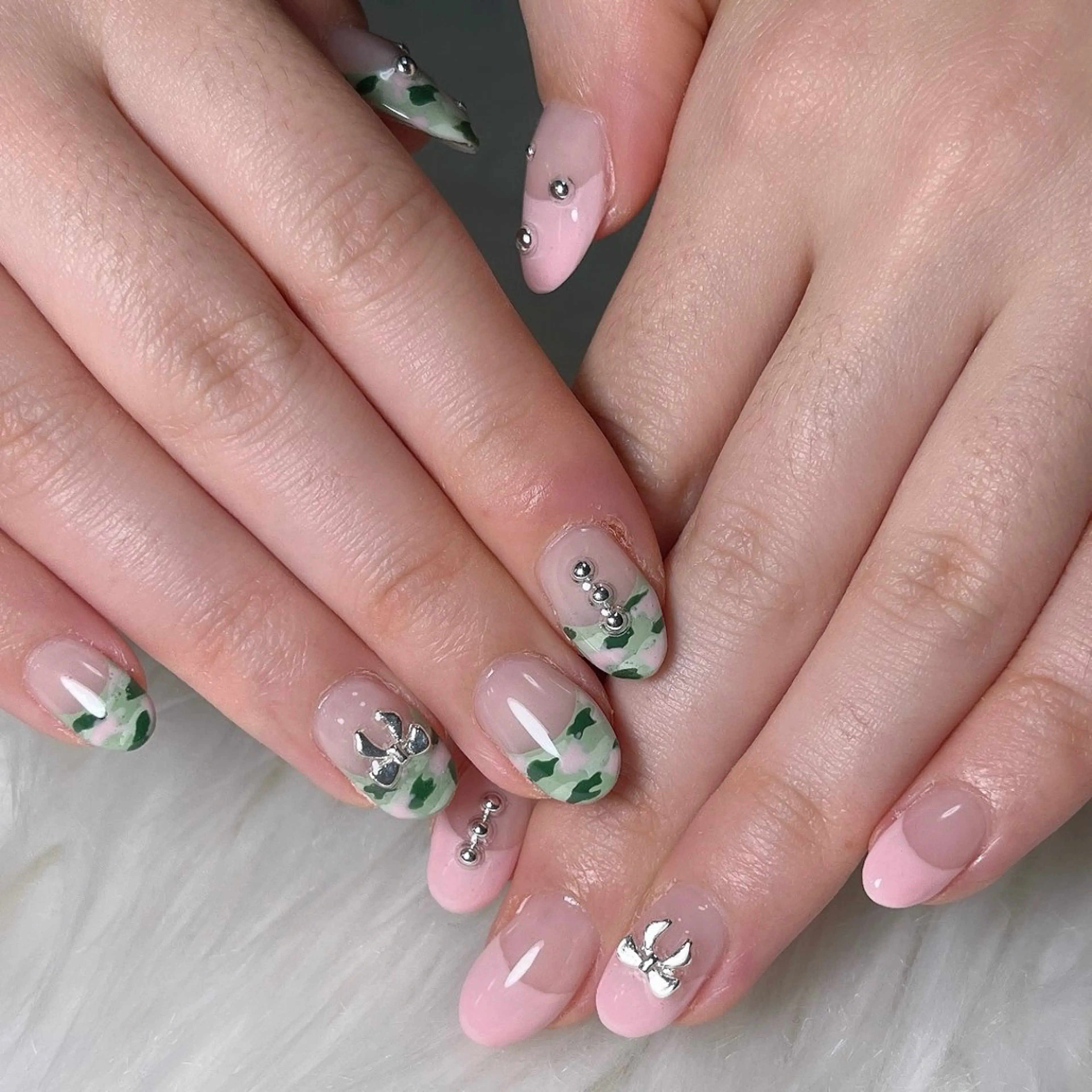 ネイル 韓国ネイル ラメ(グリッター) 持ち込み ハンドネイル 🐕‍🦺Yappy 💗A-tanのネイルデザイン