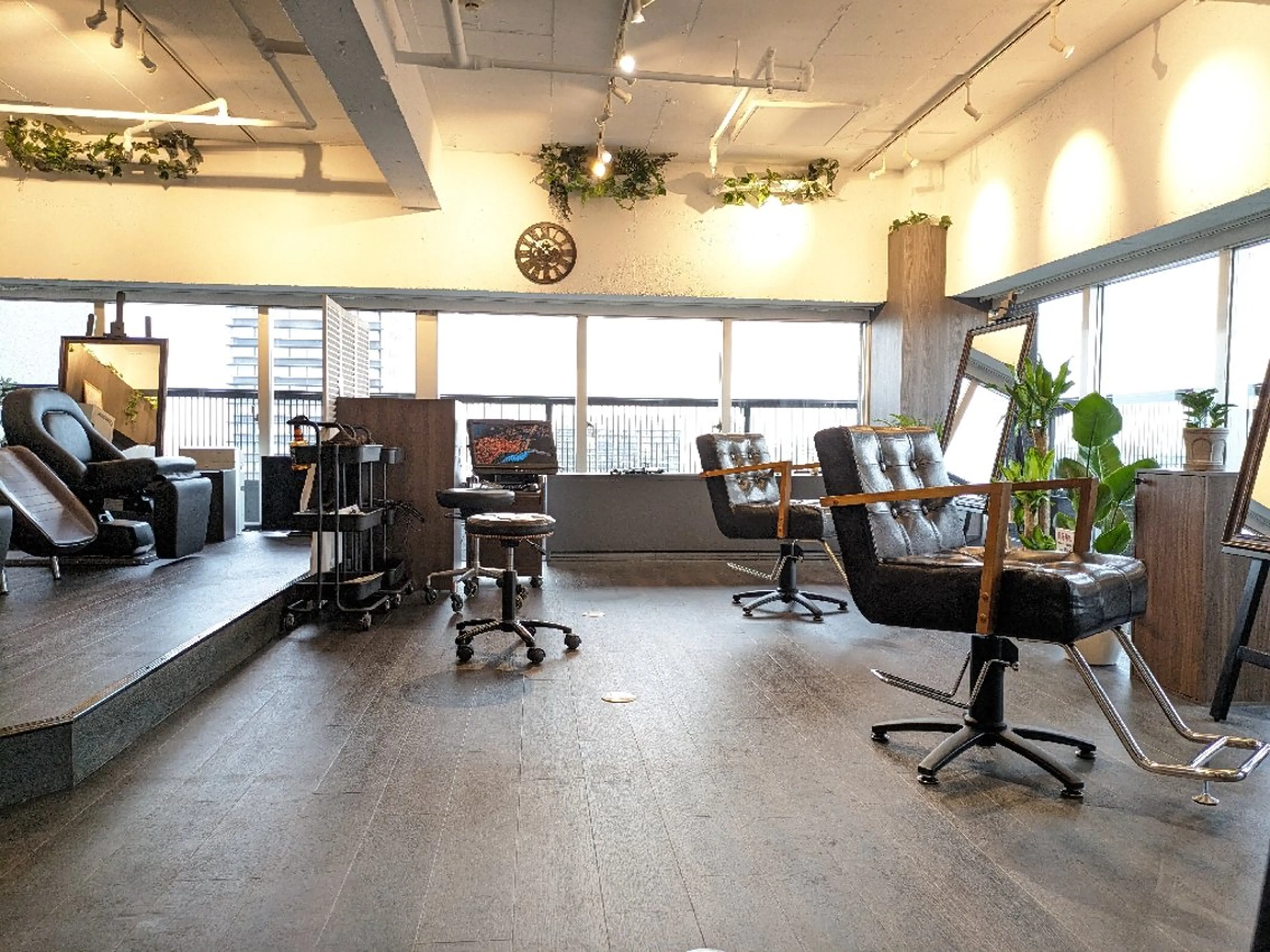 アイブロウ アシスタント スタイリストのマツエク・マツパデザイン