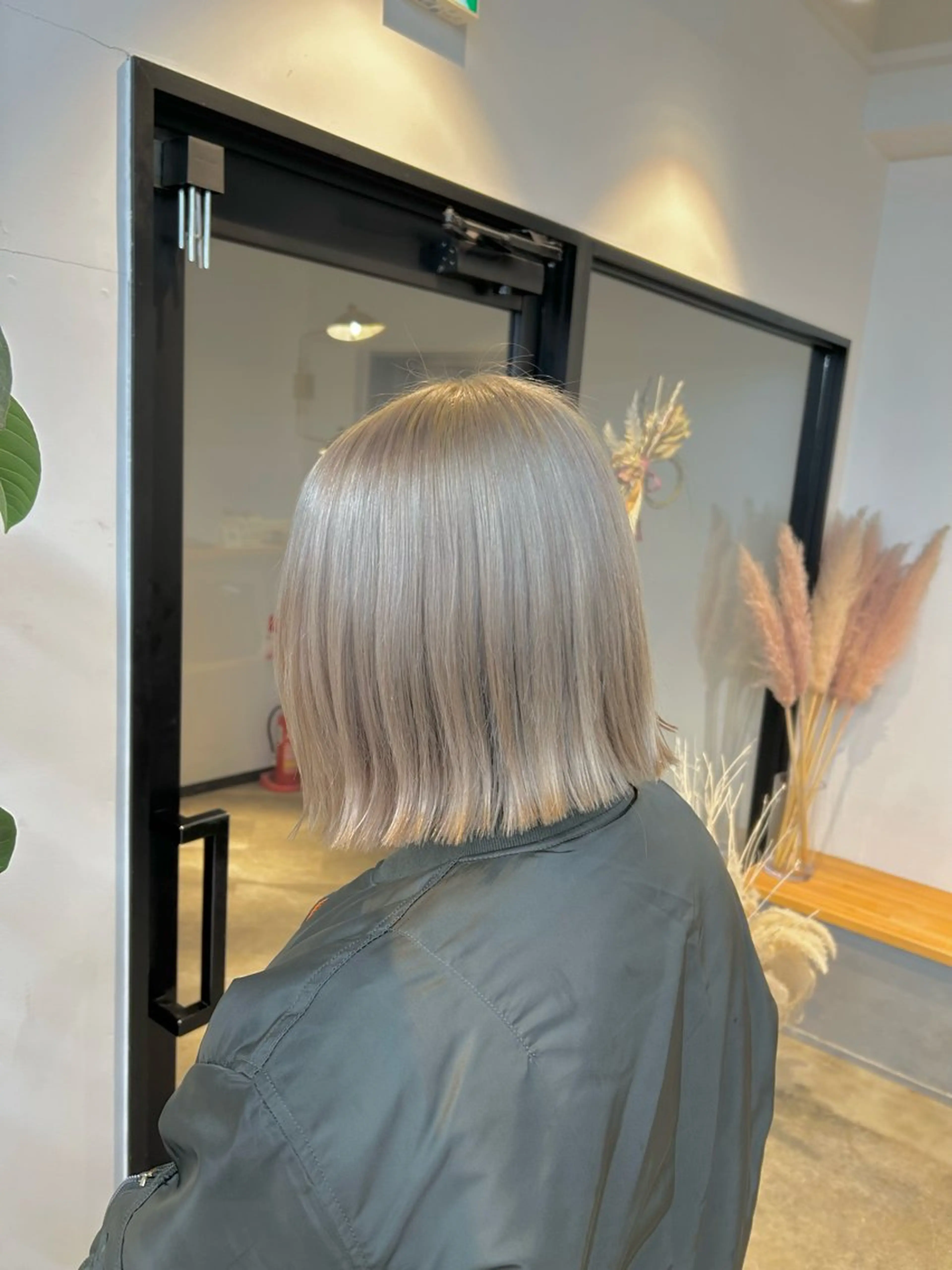 ショート カラー ヘアカラー トリートメント KOTOMI .のヘアスタイル