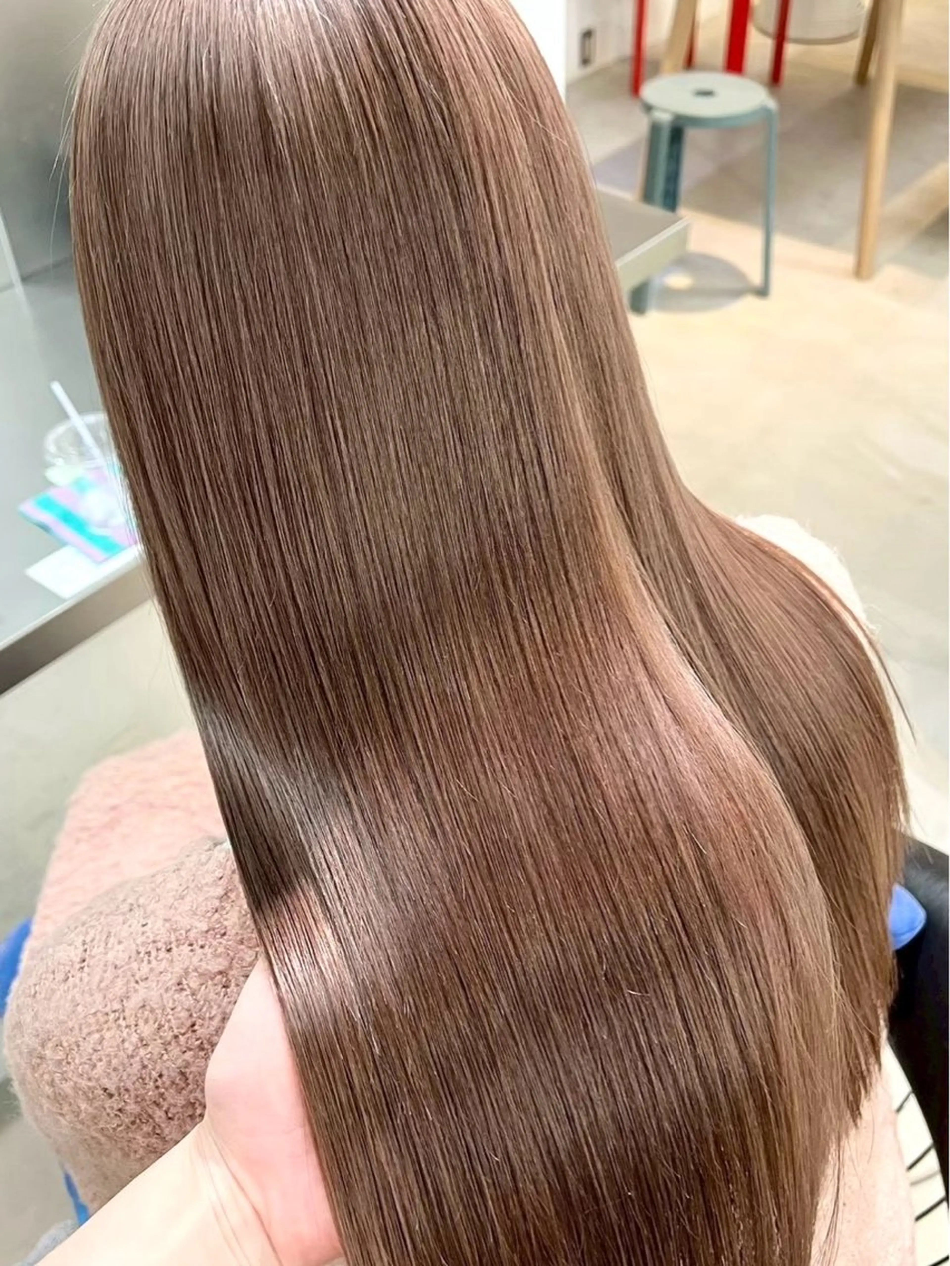 ロング MOMOKA LUCK TOKYOのヘアスタイル
