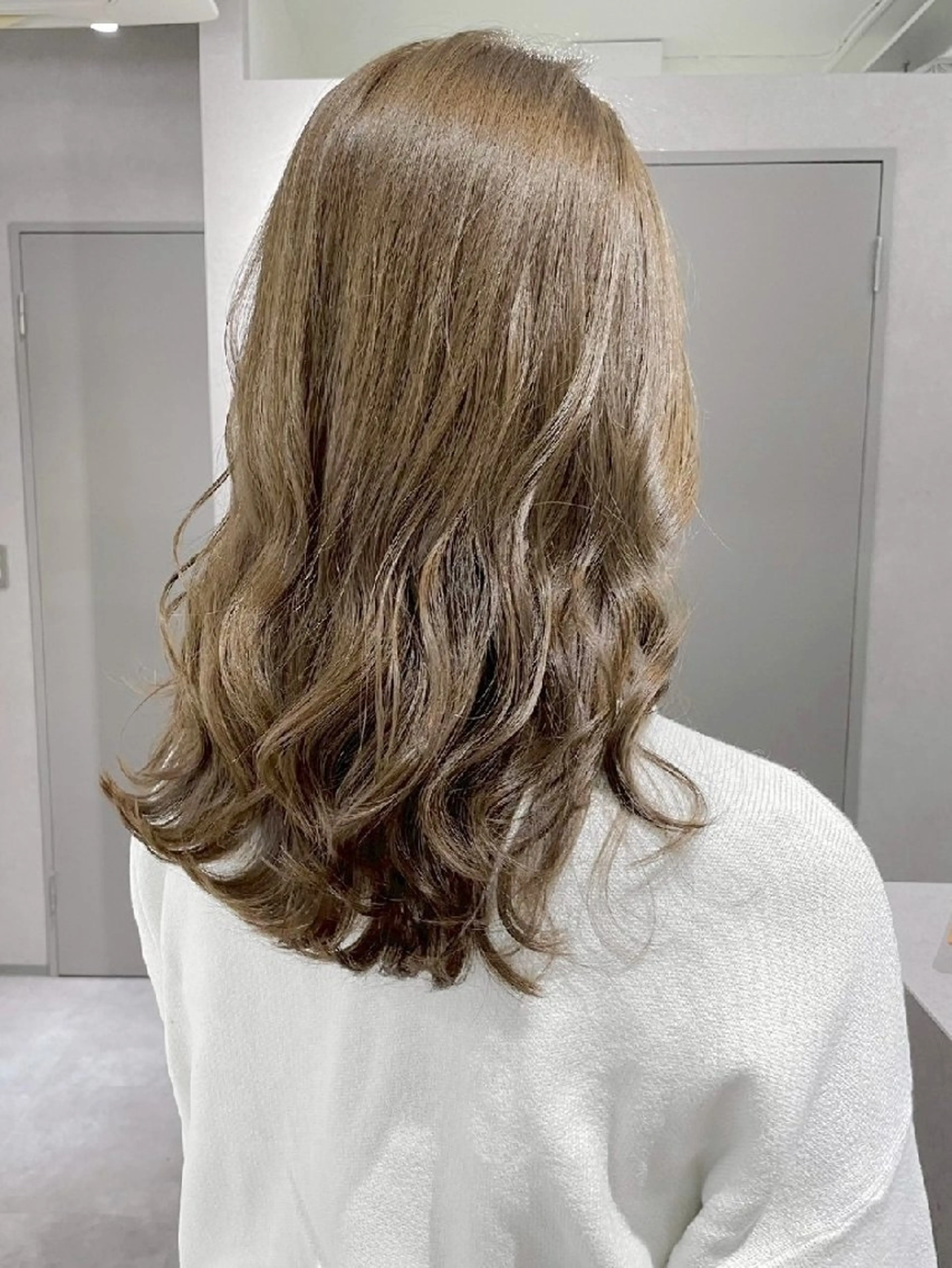 カラー コト ネのヘアスタイル