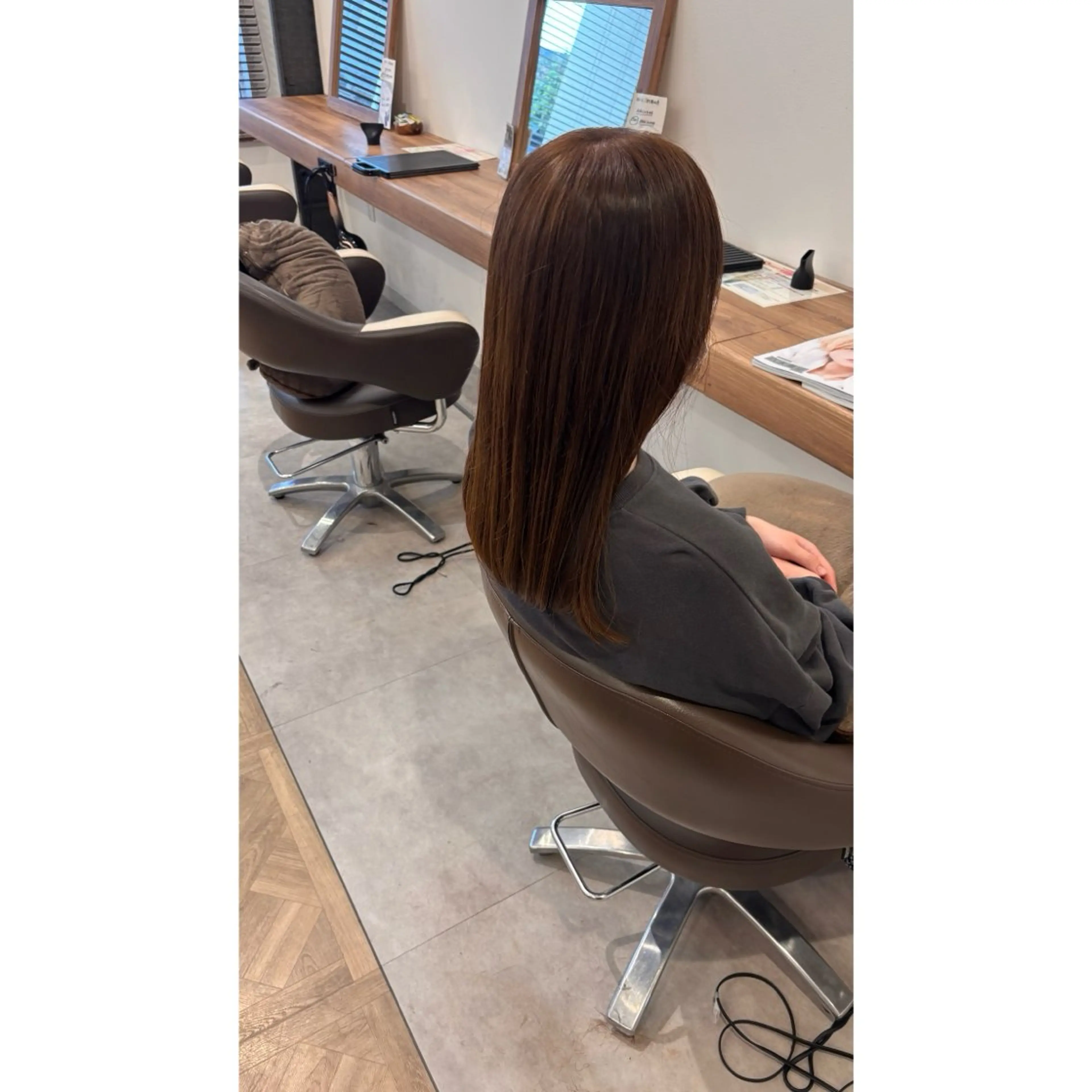 セミロング カラー ベージュカラー ヘアカラー 阿部 美咲のヘアスタイル