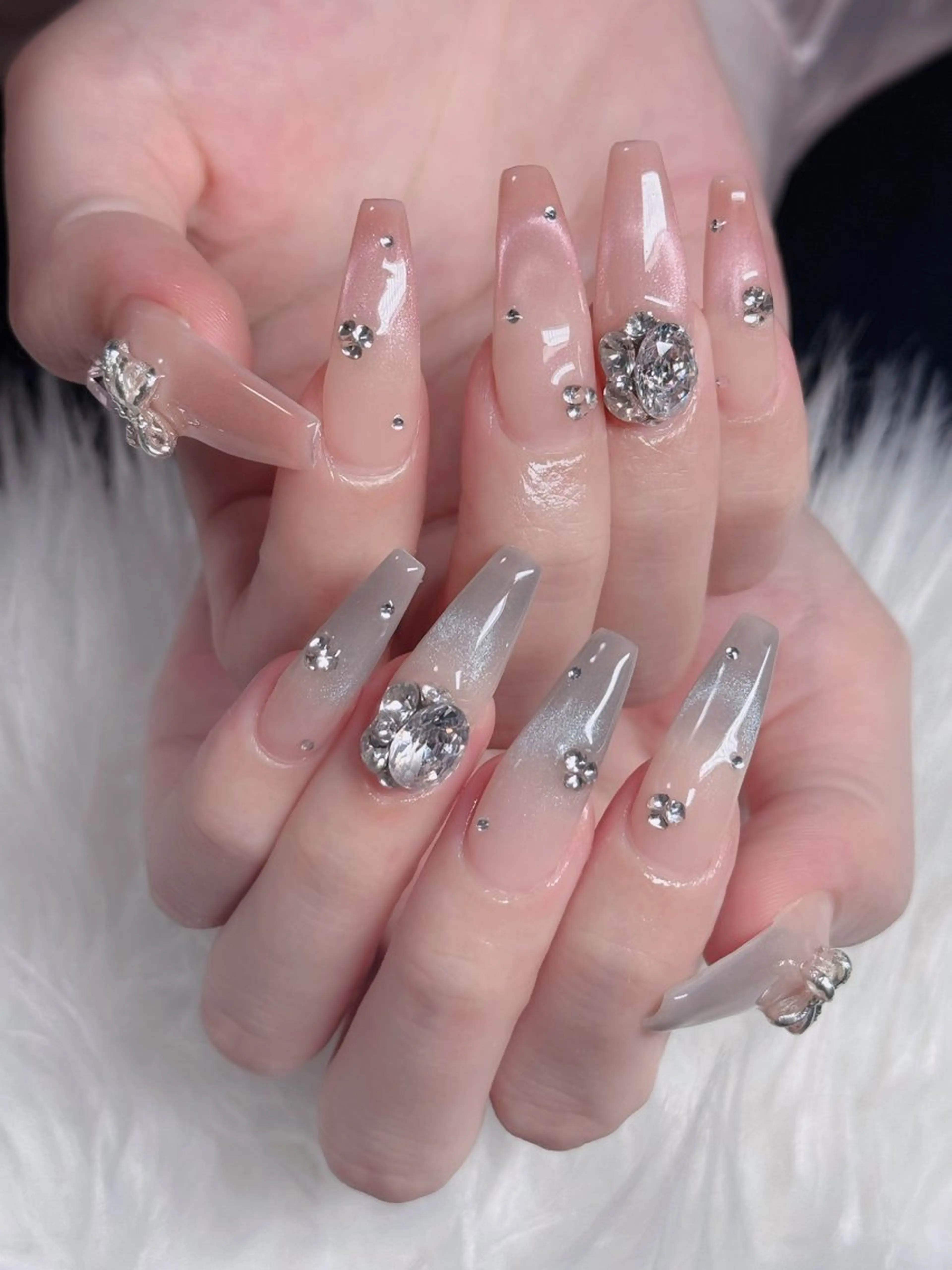 ネイル オーロラネイル フレンチネイル ジェルネイル ハロウィン キラキラネイル ハンドネイル H.baby Nail Salonのネイルデザイン