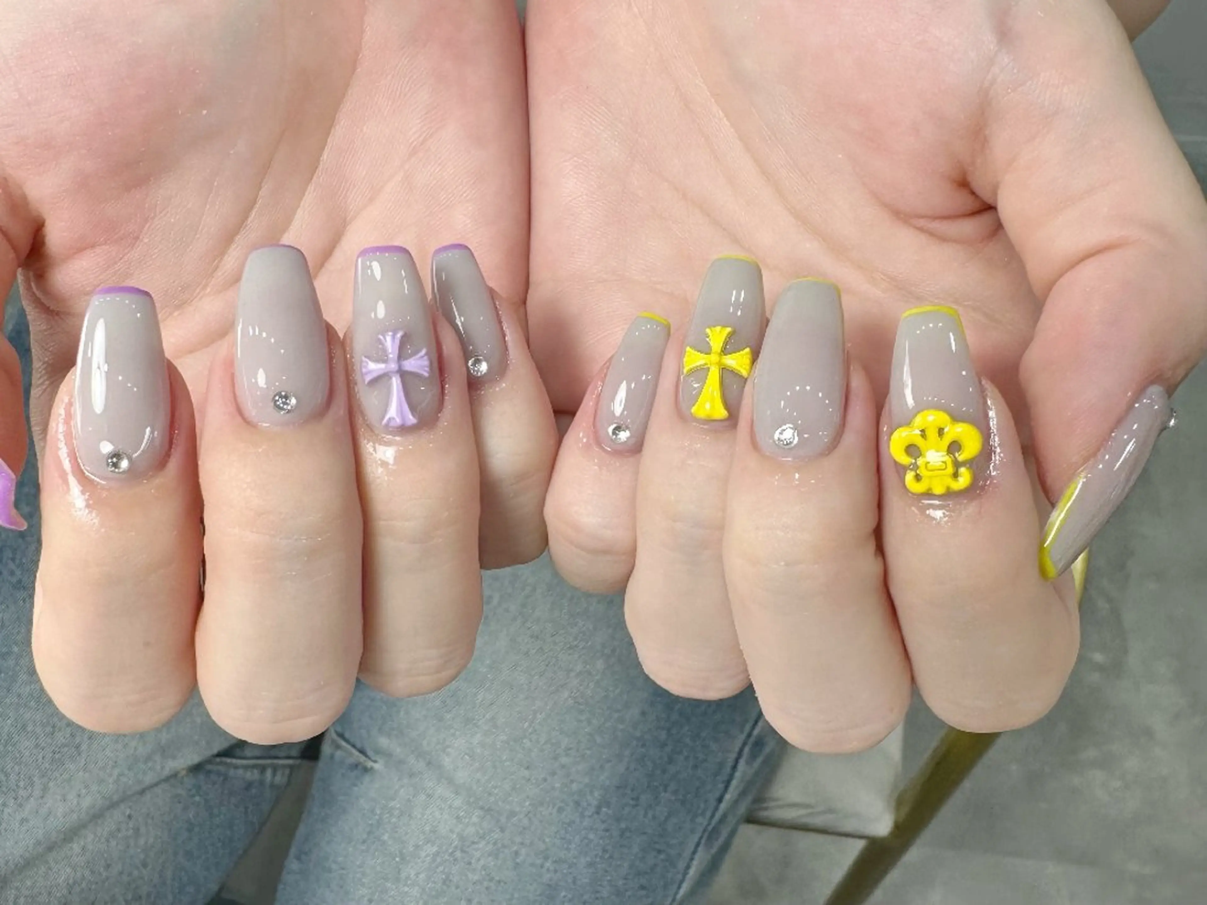 ネイル チークネイル フレンチネイル ジェルネイル ガーリー キラキラネイル ハンドネイル UM Nail Salonのネイルデザイン