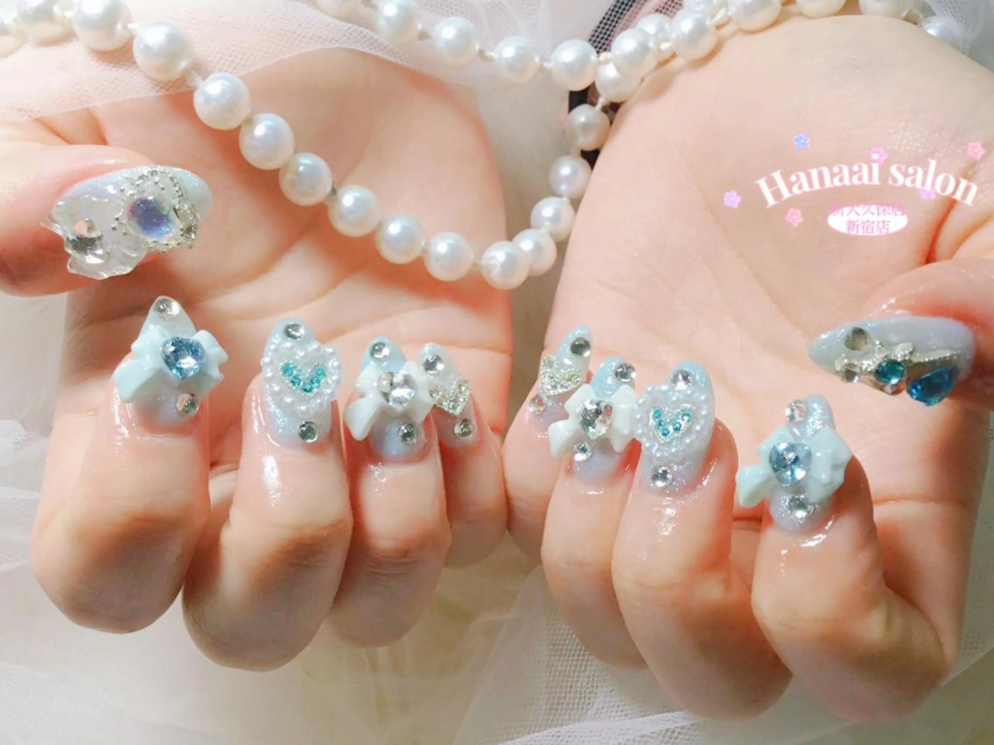 ネイル アートネイル フラッシュネイル フットネイル ジェルネイル グラデーション Hanaai Salon新大久保店のネイルデザイン