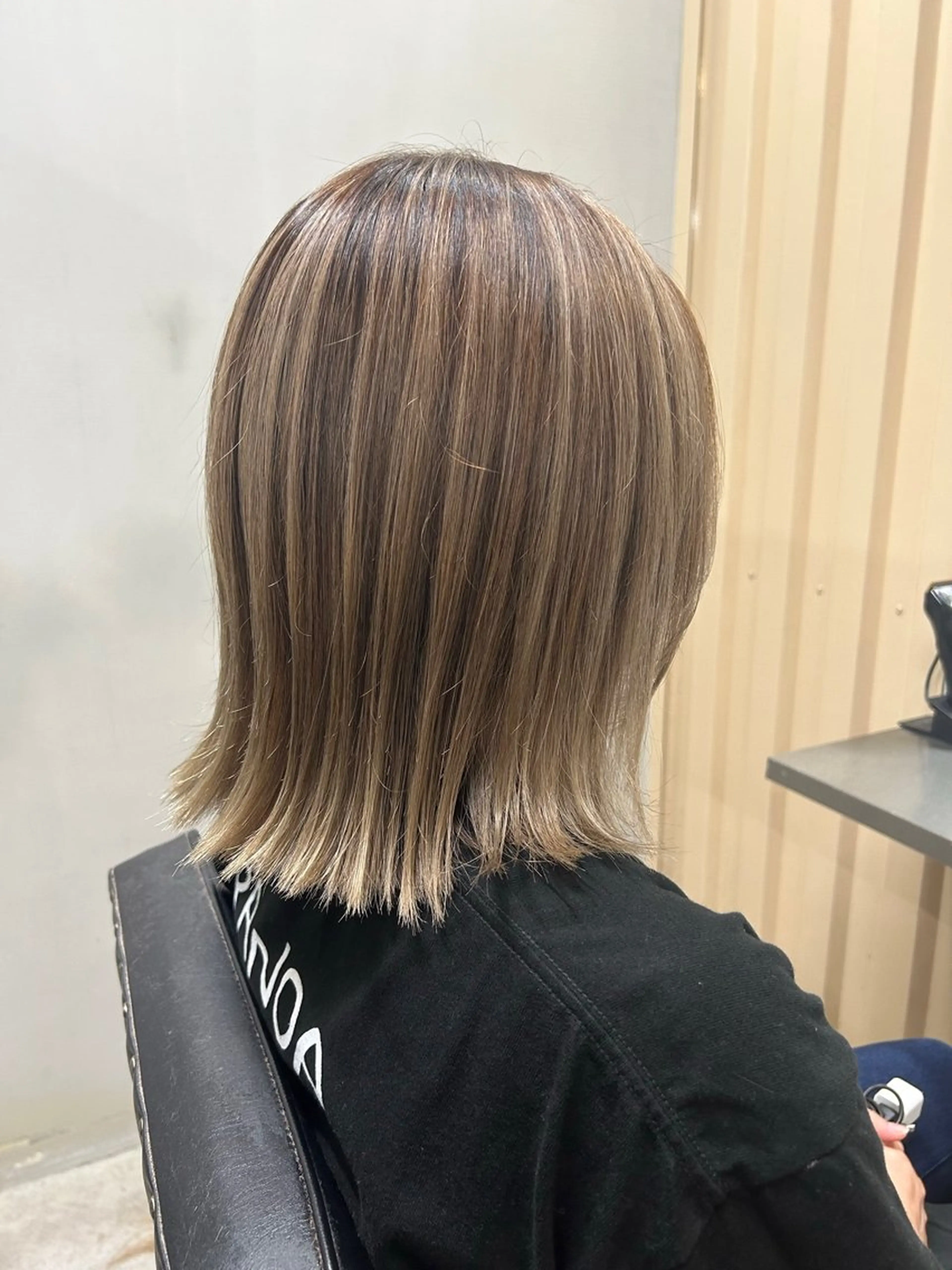 ミディアム レイヤーカット ヘアカラー MASAYUKI/ ブリーチのヘアスタイル