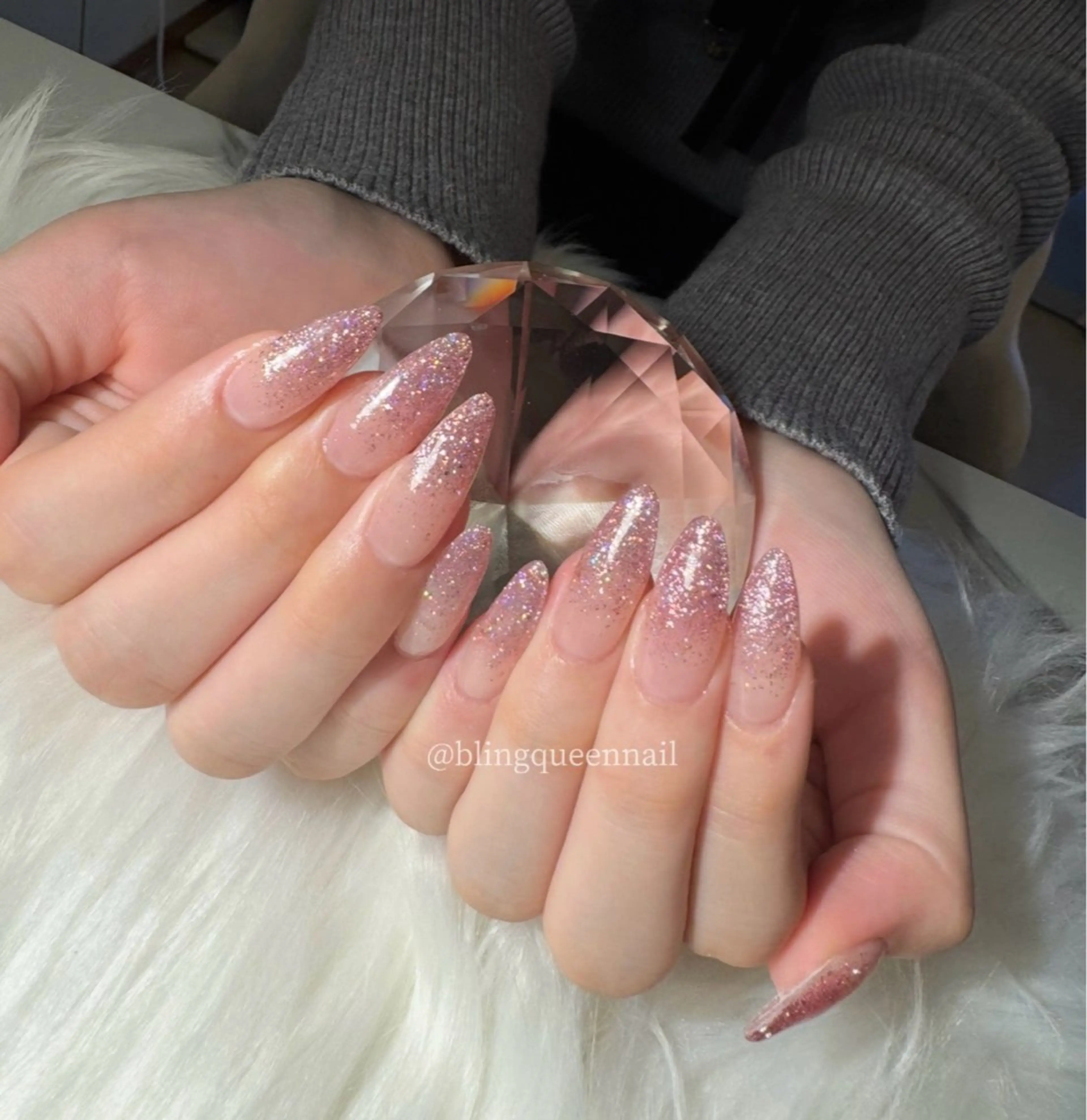 【長さだし込み／ラメグラデーション10本／オフなし】のメニューです💅✨の写真