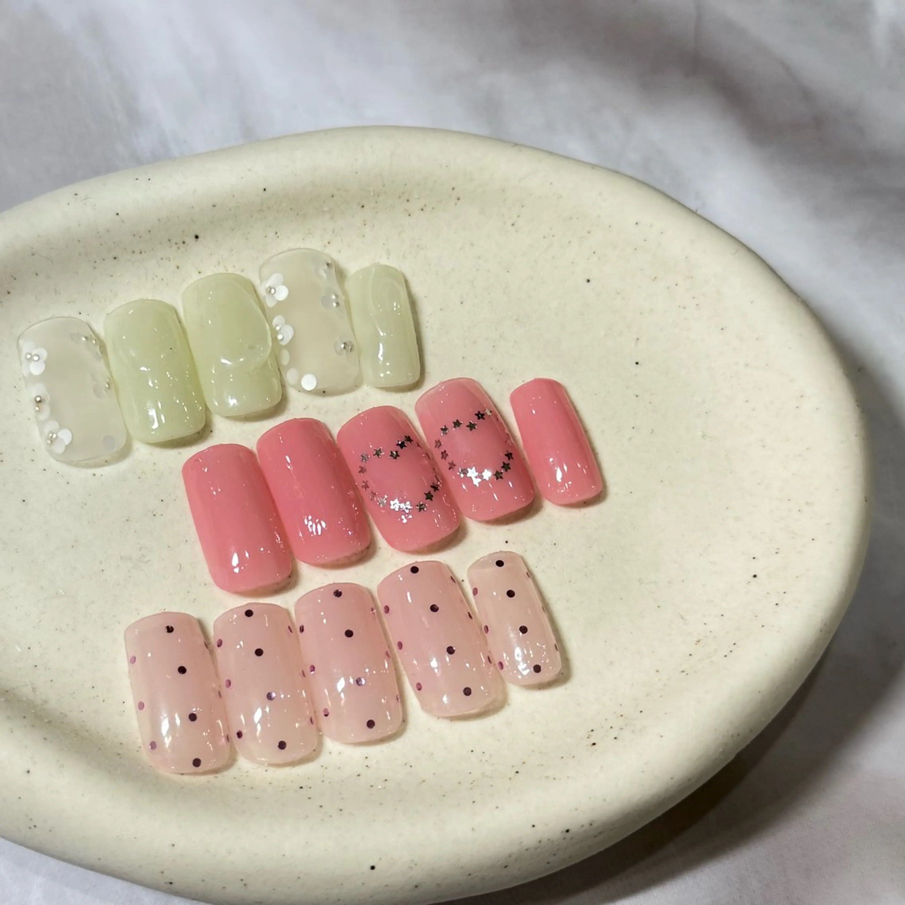 🌟chika限定🌟定額ネイル（オフありorオフなし）　左右デザイン変更可能😌定額6830円​〜​7330円の写真