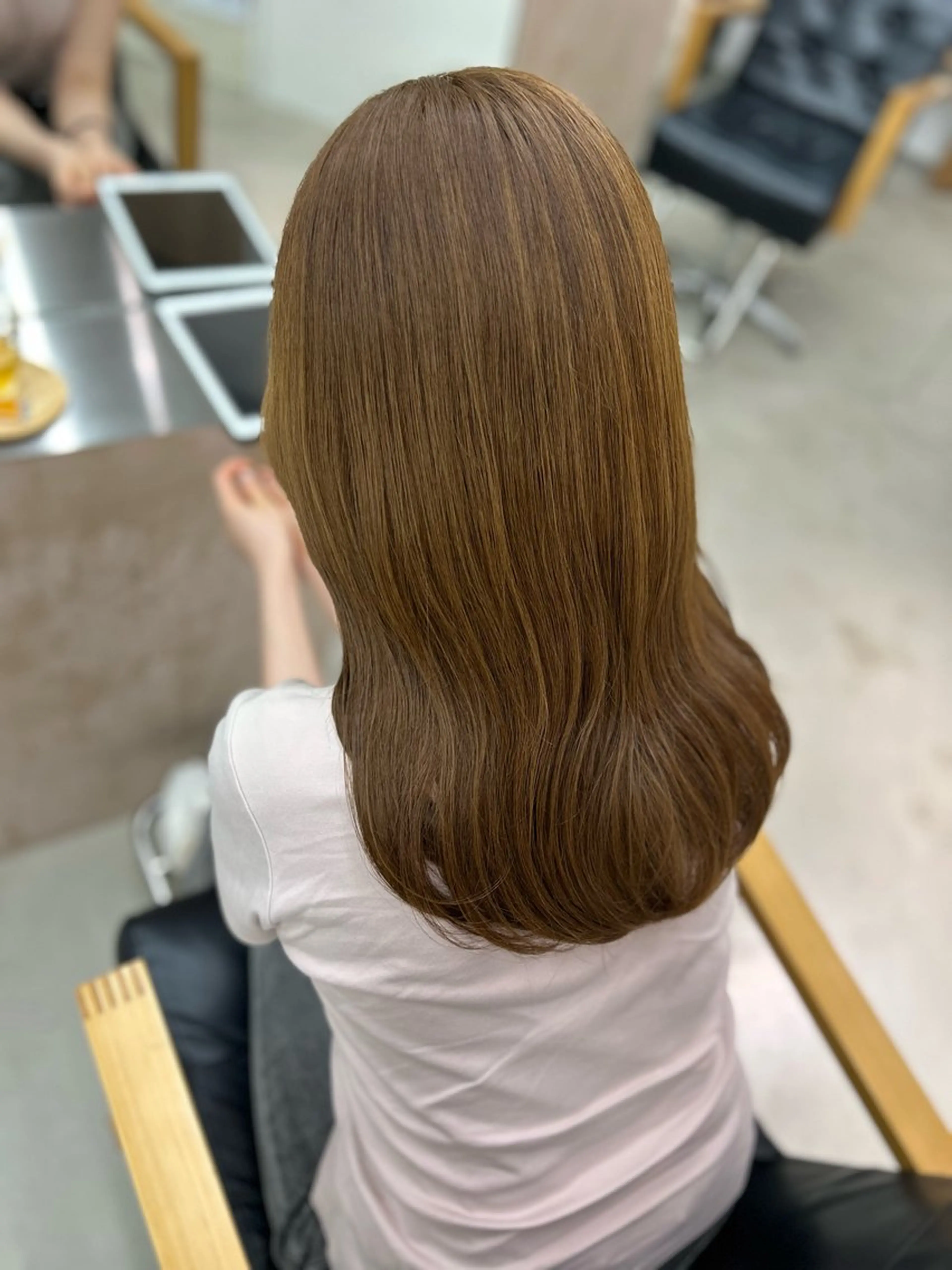 ロング カラー ブリーチ ブラウンカラー 透明感カラー マロンブラウン ブリーチなしカラー ヘアカラー noa  🦋 ブリーチ/暖色のヘアスタイル