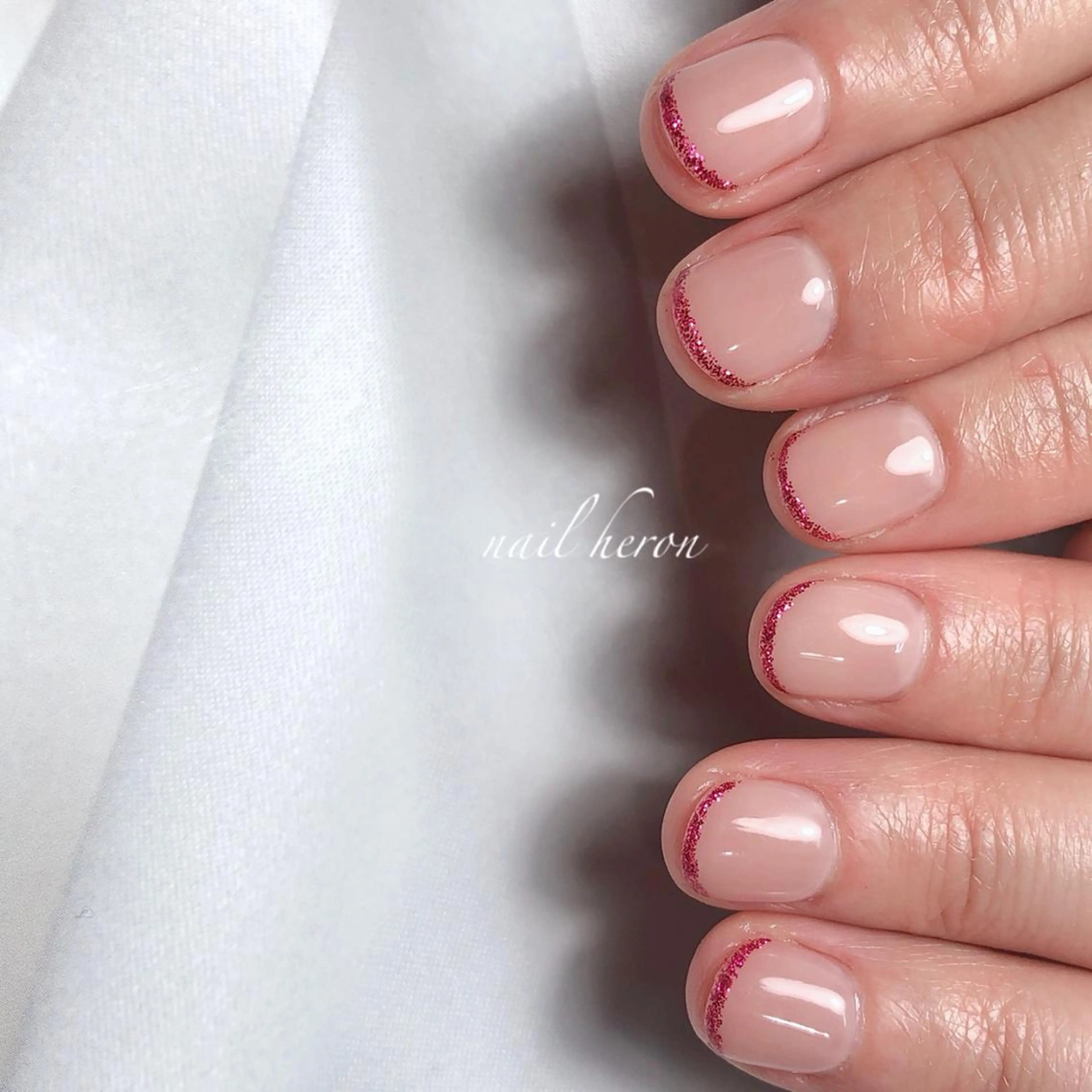 ネイル ラメ(グリッター) ピンク ハンドネイル saki_ nail heronのネイルデザイン