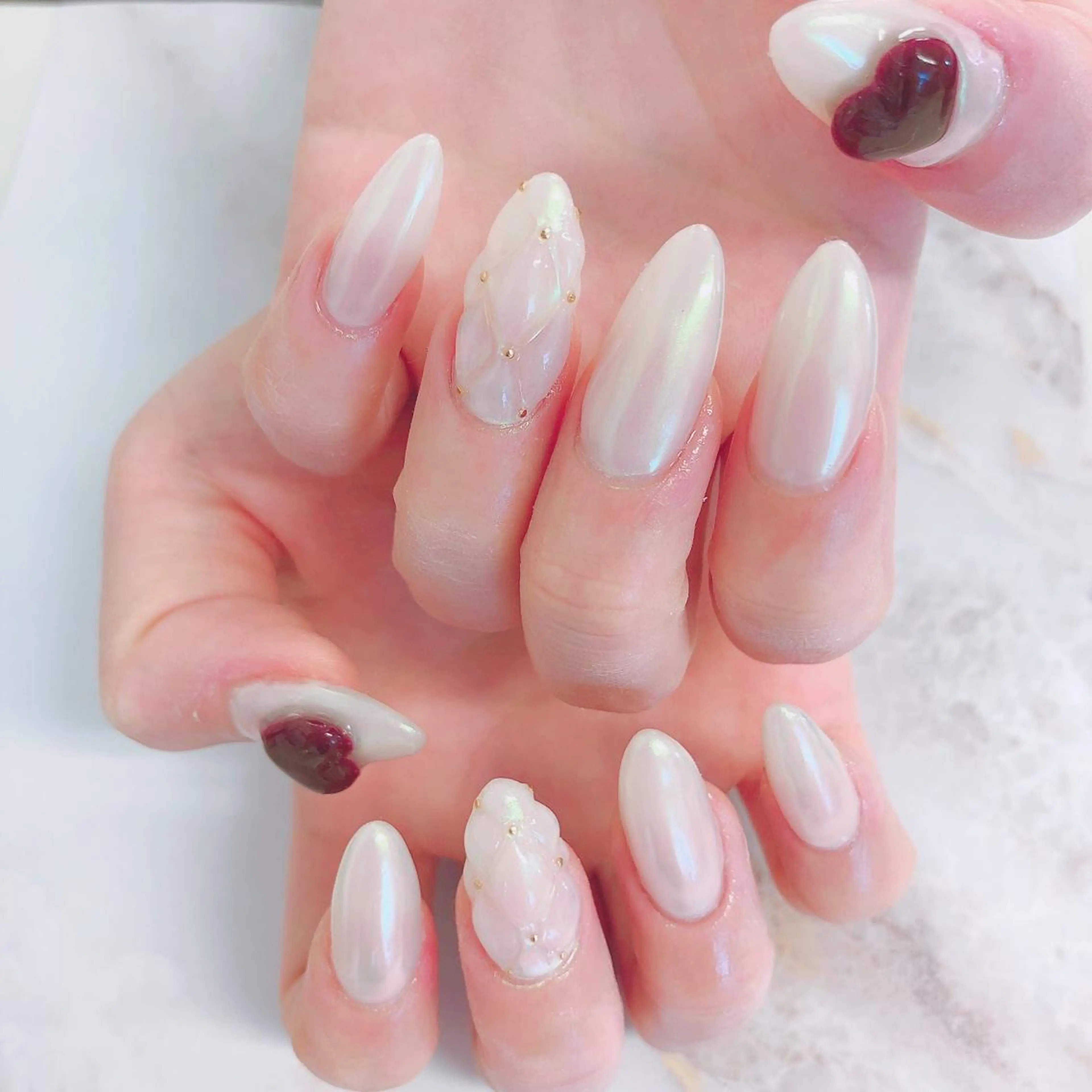 ネイル オーロラネイル ハート スカルプネイル ホワイト ono megumiのネイルデザイン