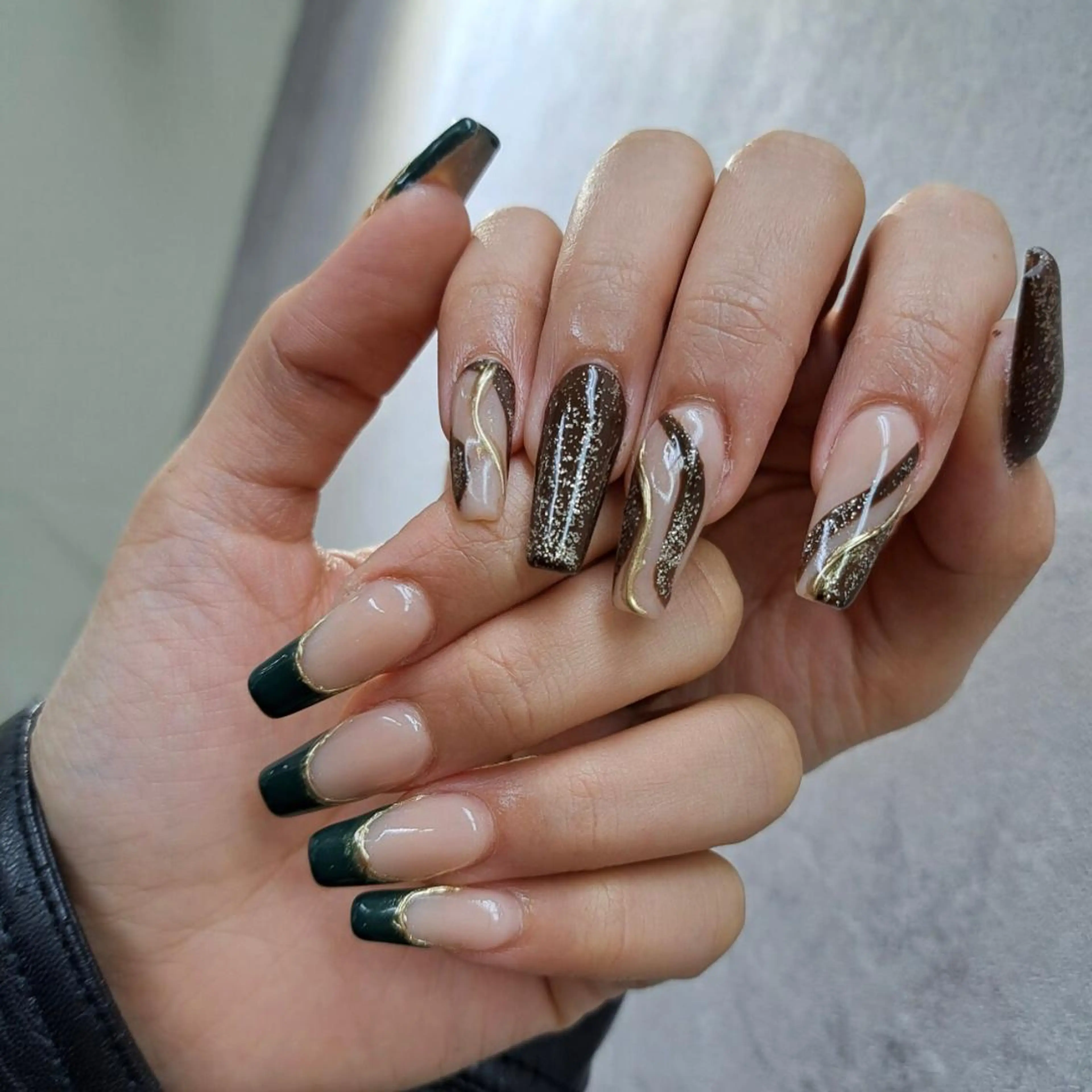 ネイル アートネイル フレンチネイル ジェルネイル ニュアンスネイル スカルプネイル ハンドネイル nailstudio eviz新宿店のネイルデザイン