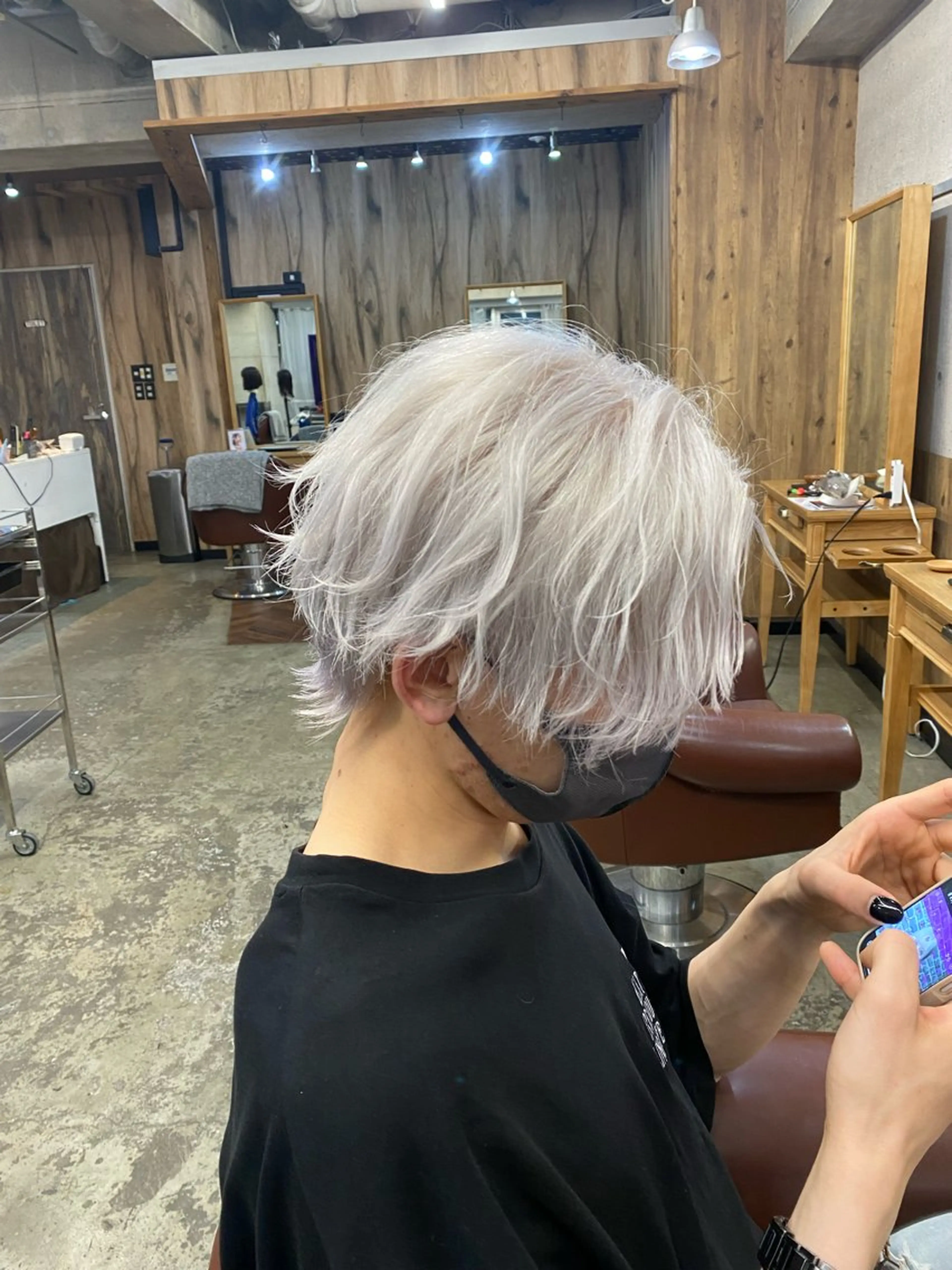 ショート メンズ メンズブリーチ メンズパーマ ブリーチカラー🎀 LiLi🫧のヘアスタイル