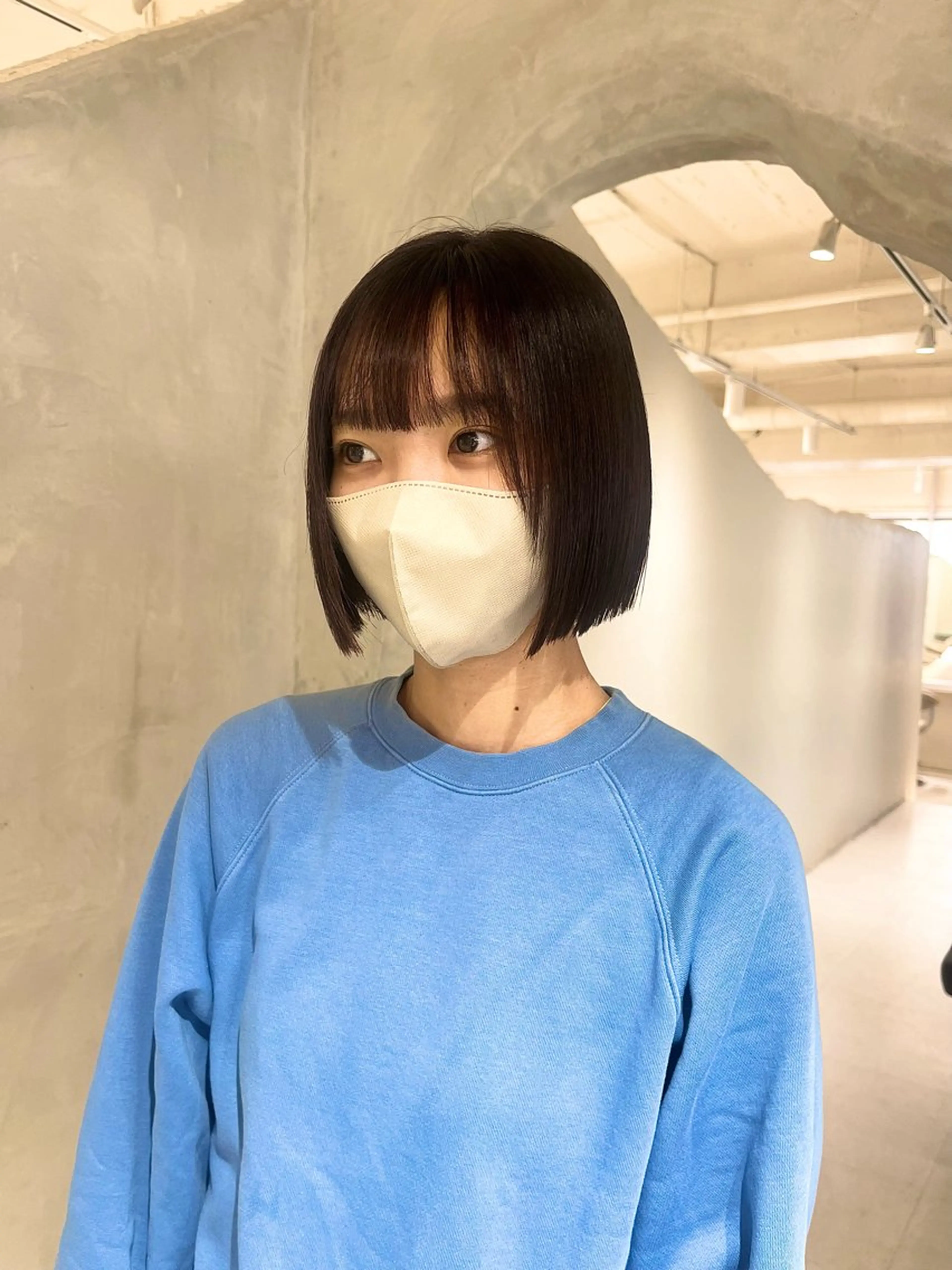 ミディアム カラー ボブ カット ヘアカラー トリートメント 切りっぱなしボブ/ 艶カラー/綾莉のヘアスタイル