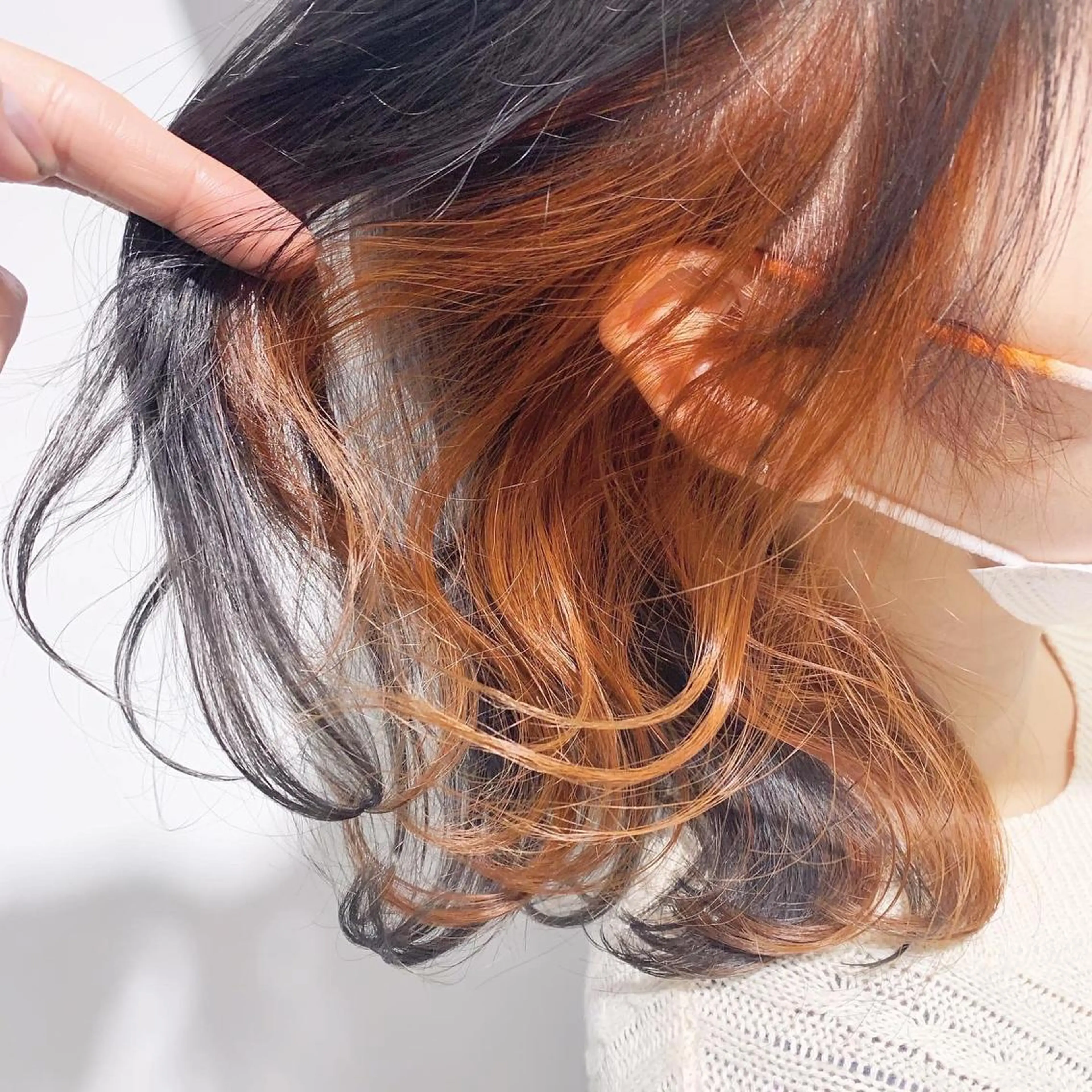 セミロング カラー オレンジ ヘアカラー トリートメント SALOWIN 札幌大通り店所属・🏆ウルフ/レイヤー 指名No.1山口圭佑のヘアスタイル