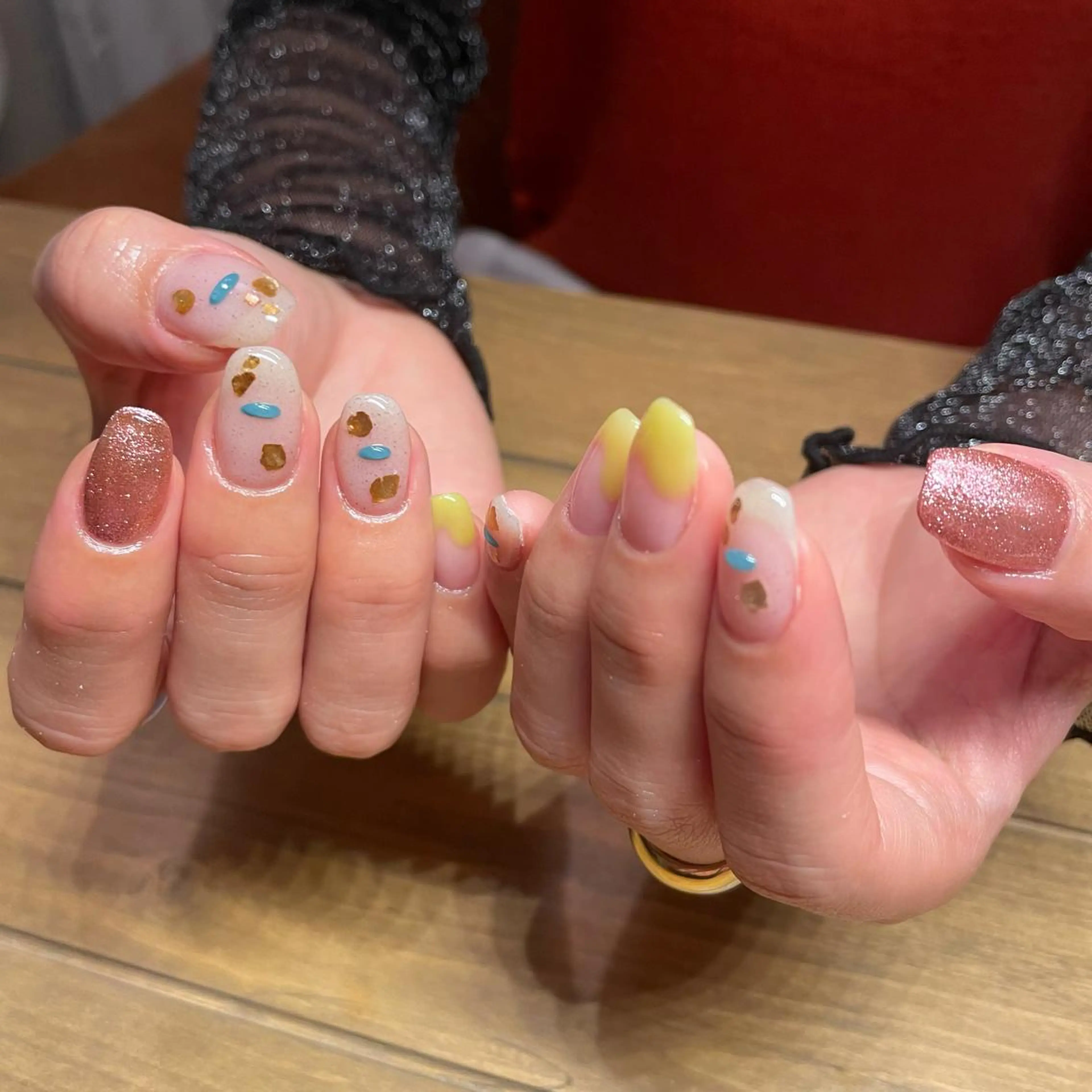ミディアム ネイル ジェルネイル マグネットネイル ニュアンスネイル ワンカラーネイル パラジェル 10ten Mikiのネイルデザイン