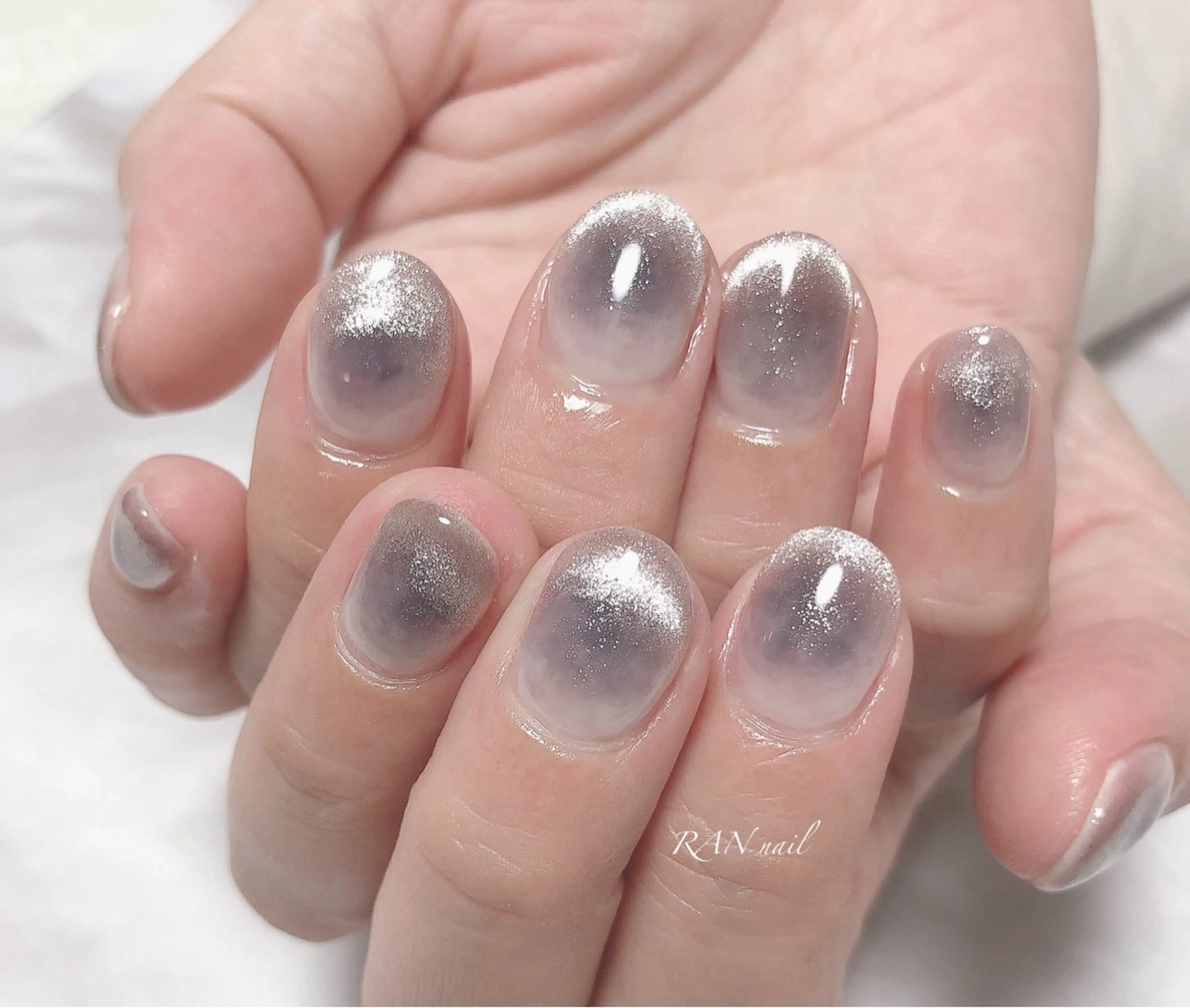 ネイル チークネイル グラデーション キラキラネイル マグネットネイル ネイビー RAN nail 〜ランネイル〜所属・RAN nailのネイルデザイン