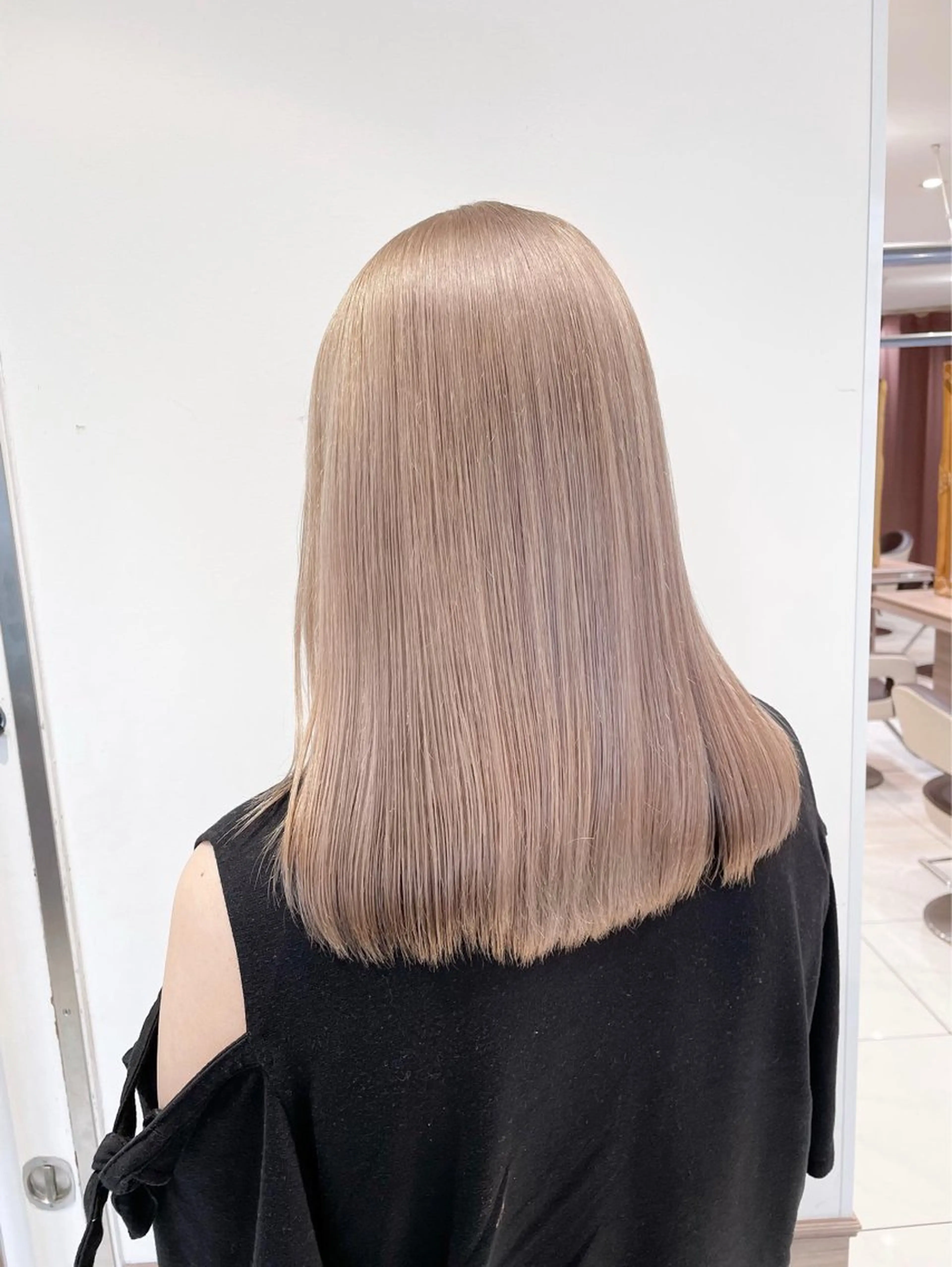 ミディアム カラー 黒田 あゆかのヘアスタイル