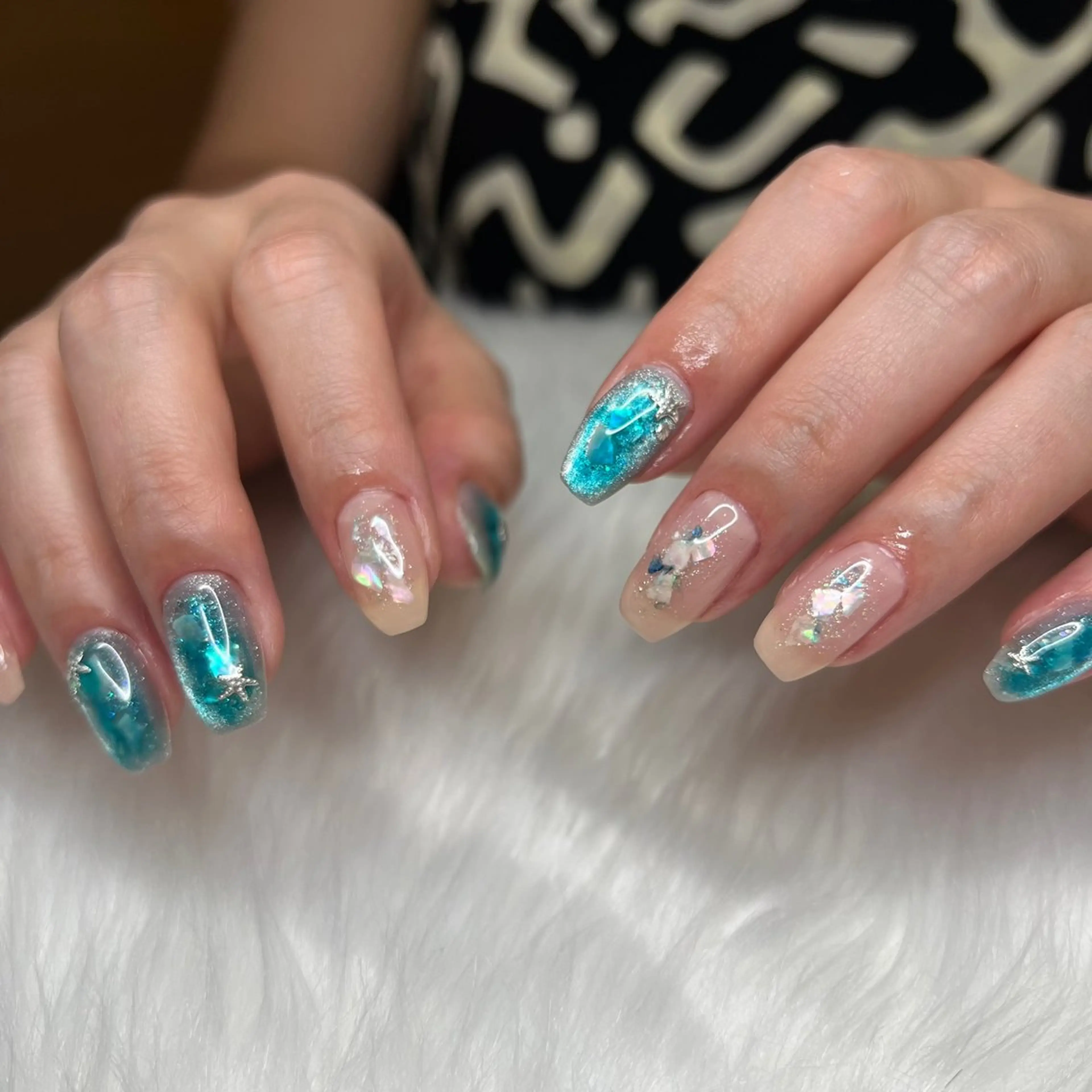 ネイル ハンドネイル vary clue所属・nailist🌻 YUKARIのネイルデザイン