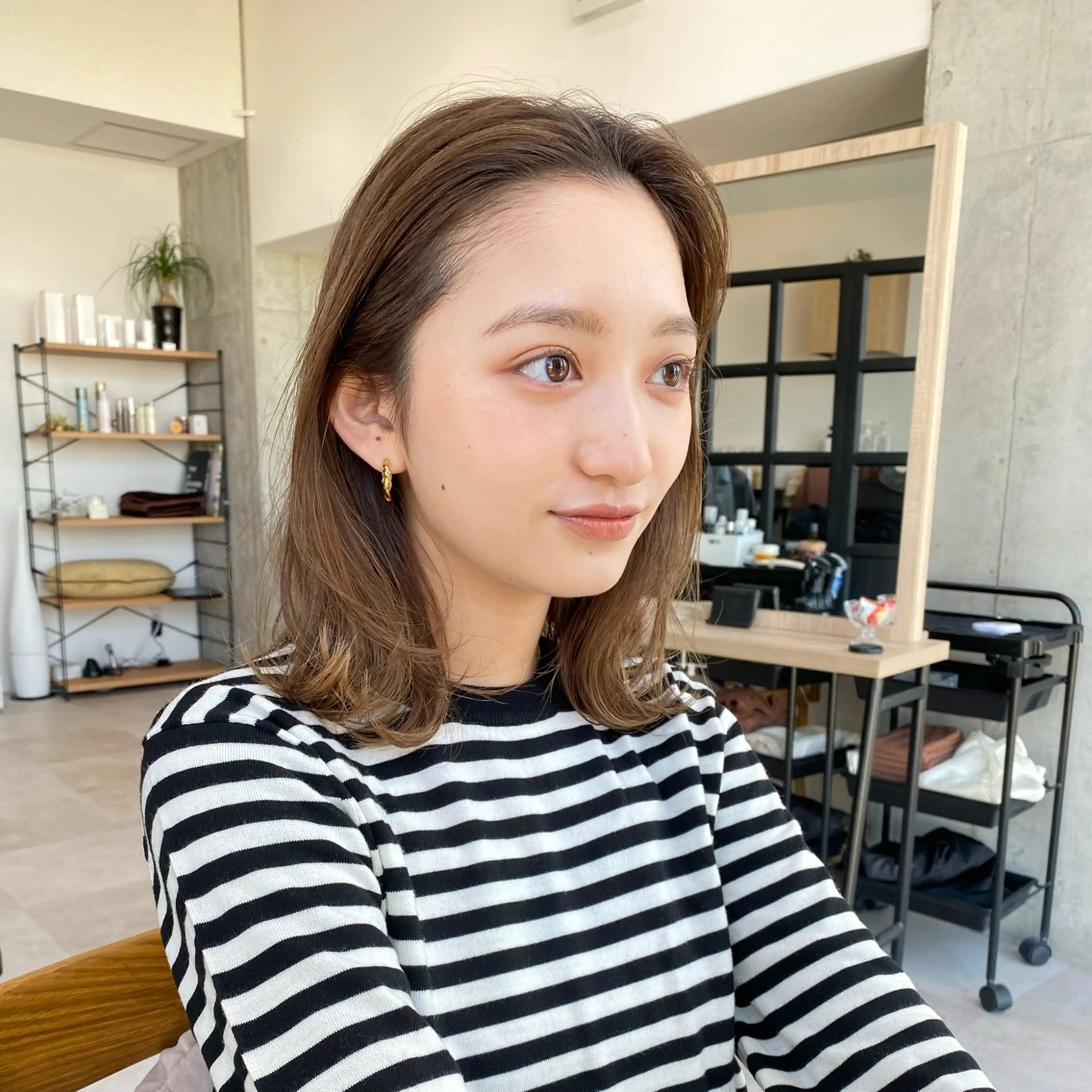 ミディアム カラー ベージュカラー ブリーチ ブリーチなしカラー 韓国風ヘア ショート職人 美容師【KENTA】のヘアスタイル