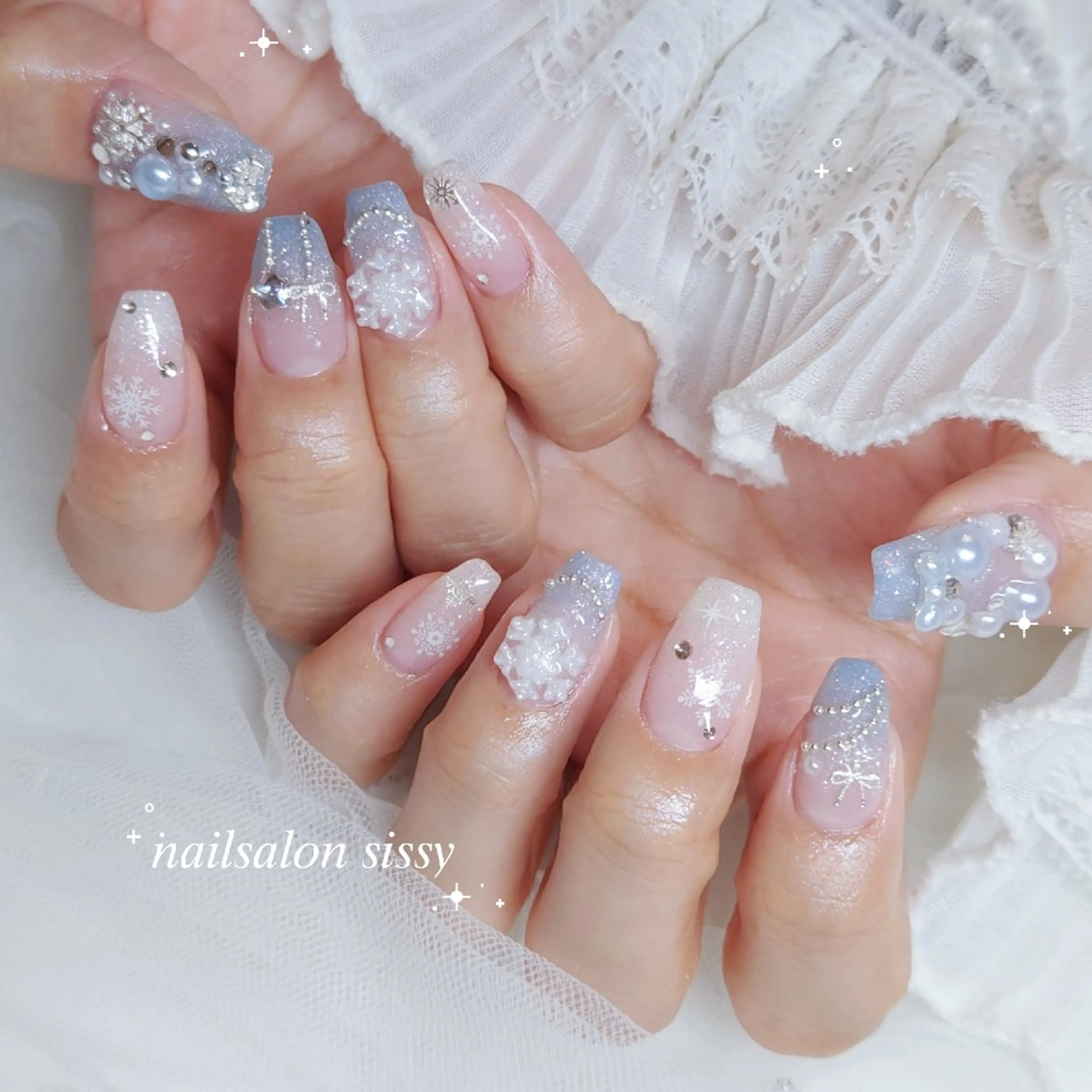 ネイル ワンホンネイル 冬ネイル クリスマス ハンドネイル sissy hatsuneのネイルデザイン