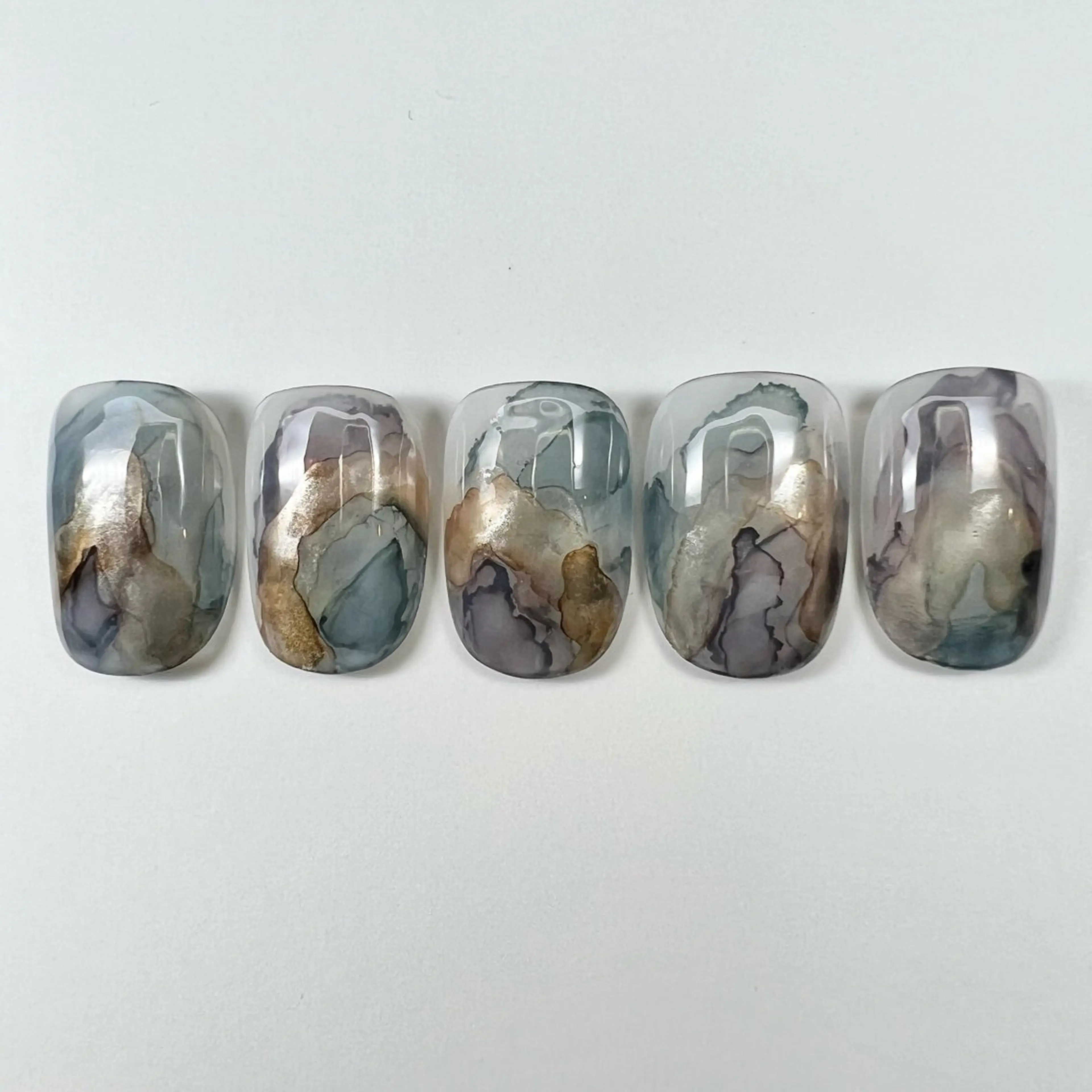 ネイル Ajuga. 太田 さやかのネイルデザイン