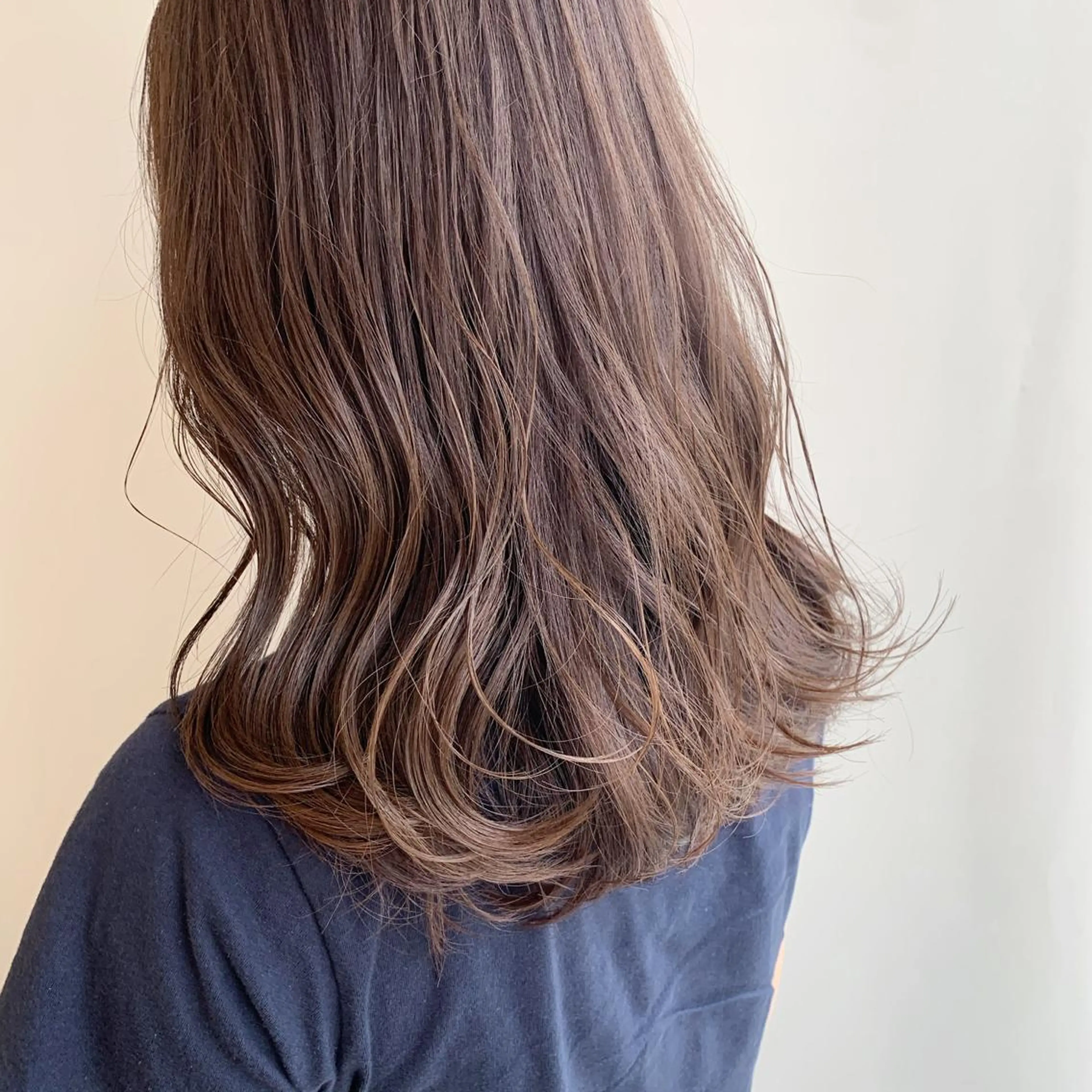 カラー 山口 莉奈のヘアスタイル