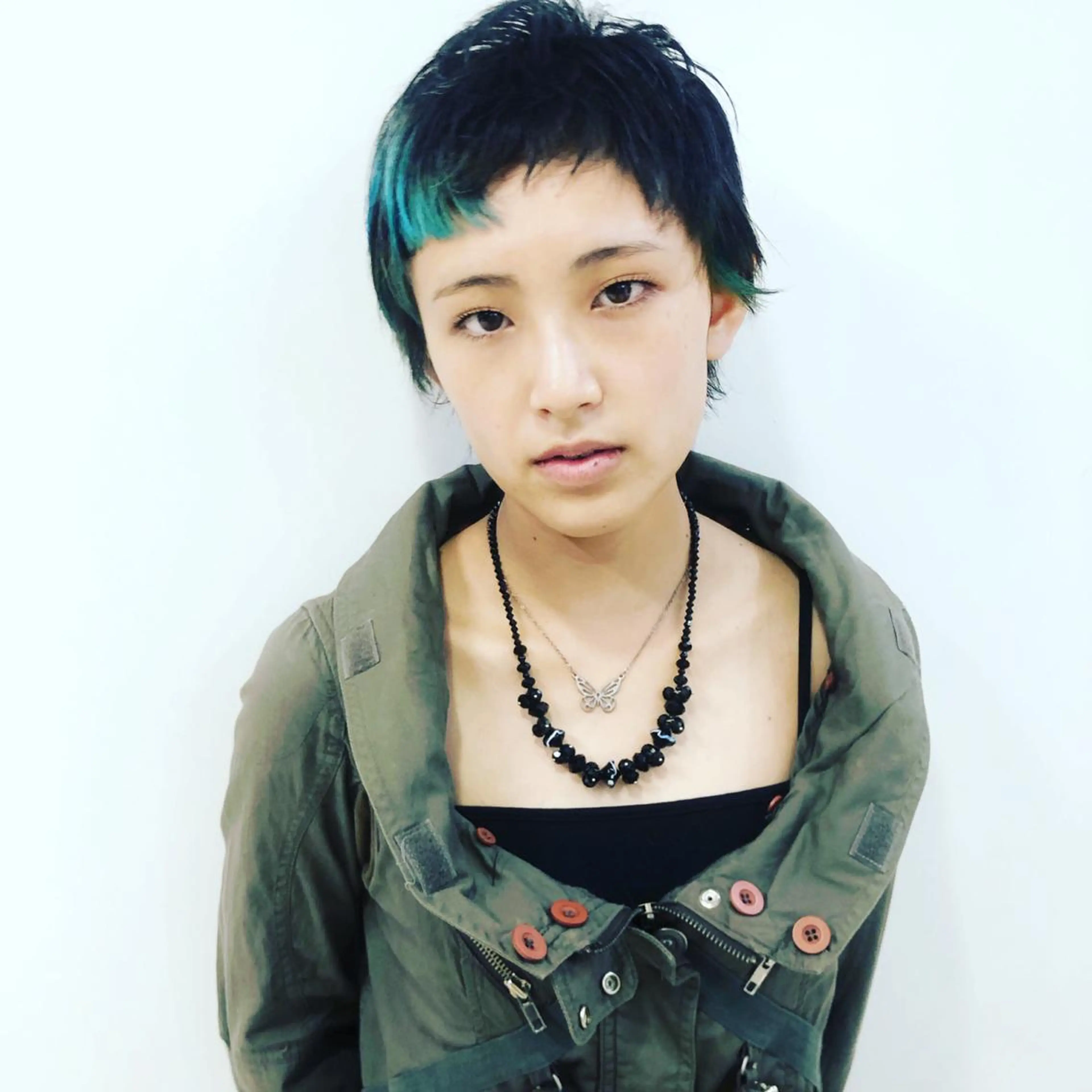 ショート カラー ベリーショート ブルーカラー デザインカラー ショートヘア メンズ支持率No.1 KAIの眉毛・アイブロウイメージ