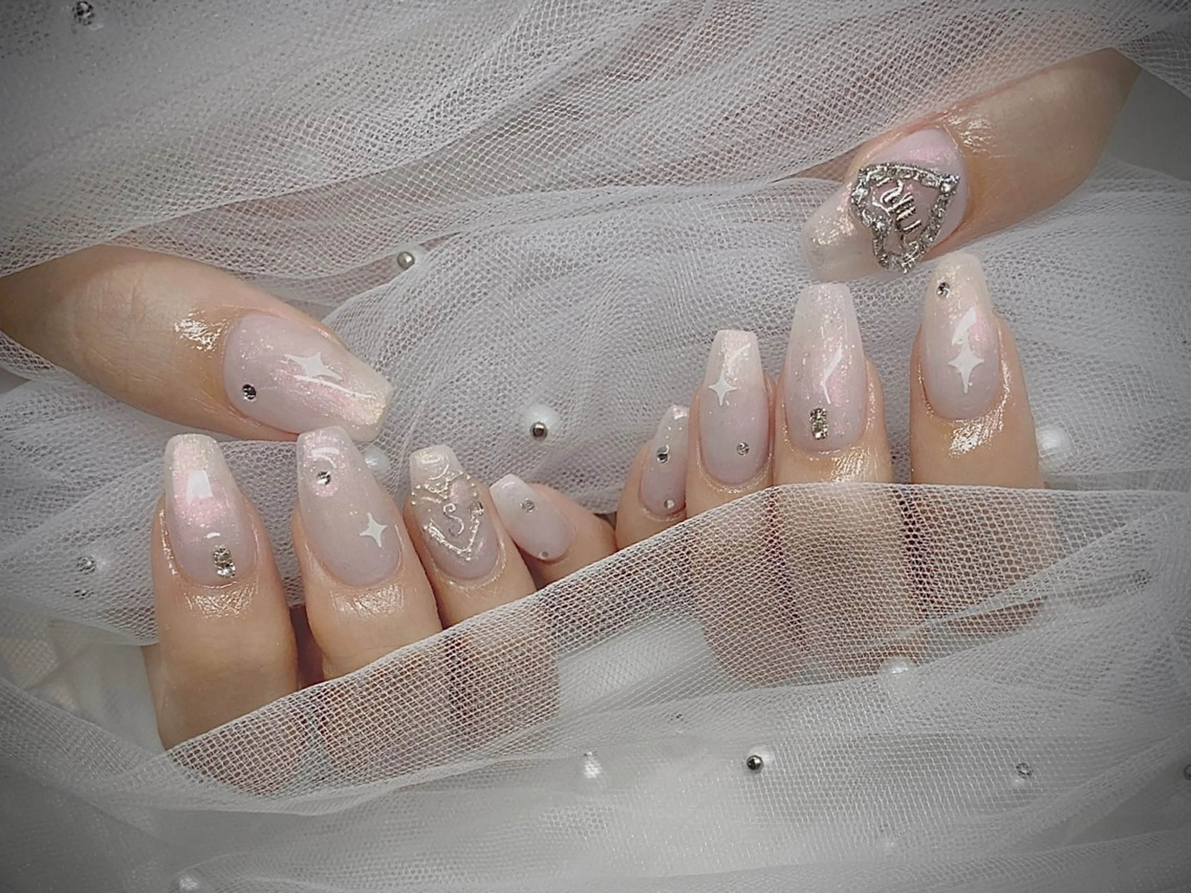 ネイル I-nailロング /ワンホン/キラキラのネイルデザイン