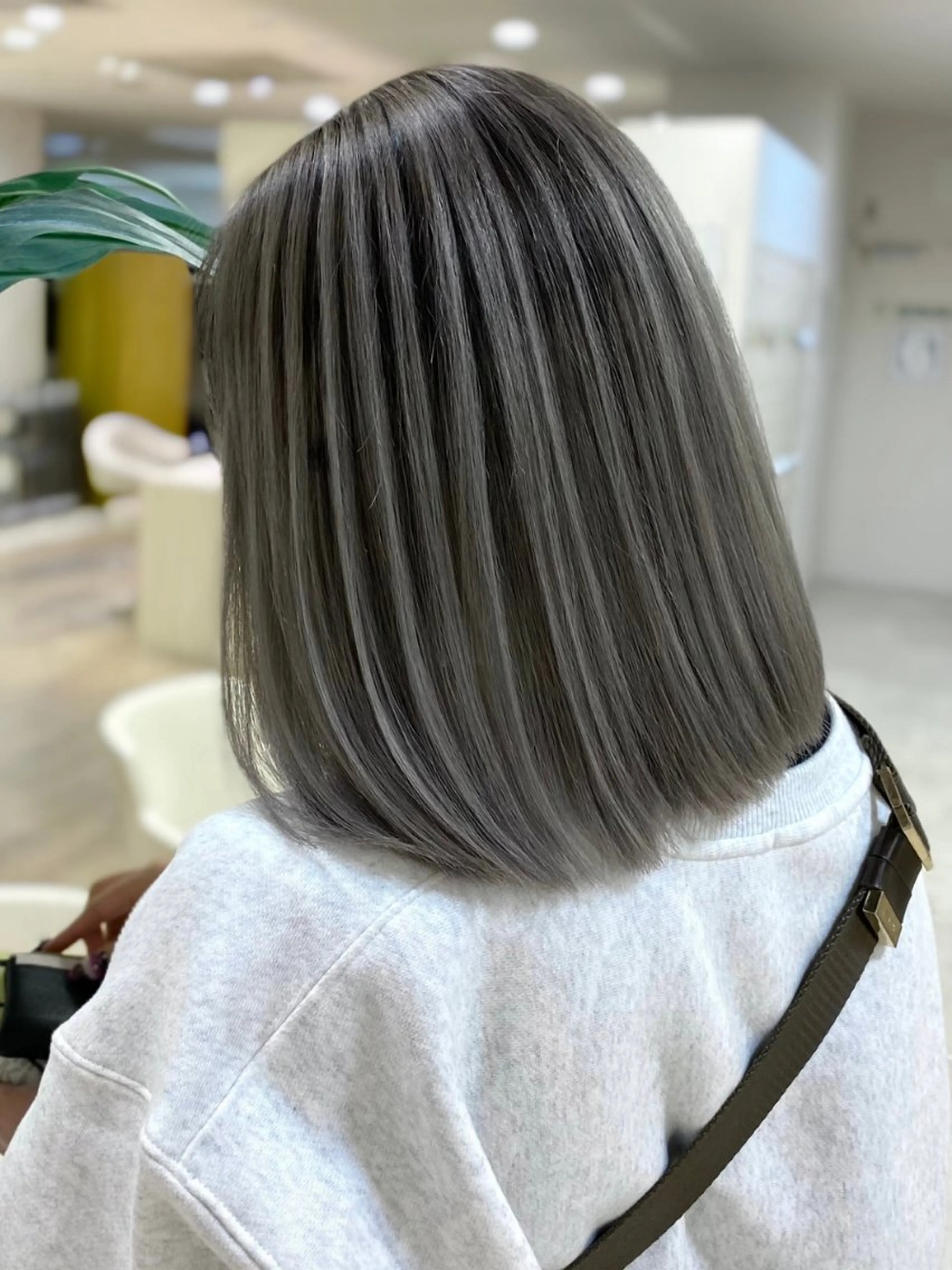 ミディアム カラー バレイヤージュ ベージュカラー ブリーチ ブロンド ケアブリーチ ヘアカラー トリートメント お悩み解決美容師🦚 片山/銀座/有楽町のヘアスタイル