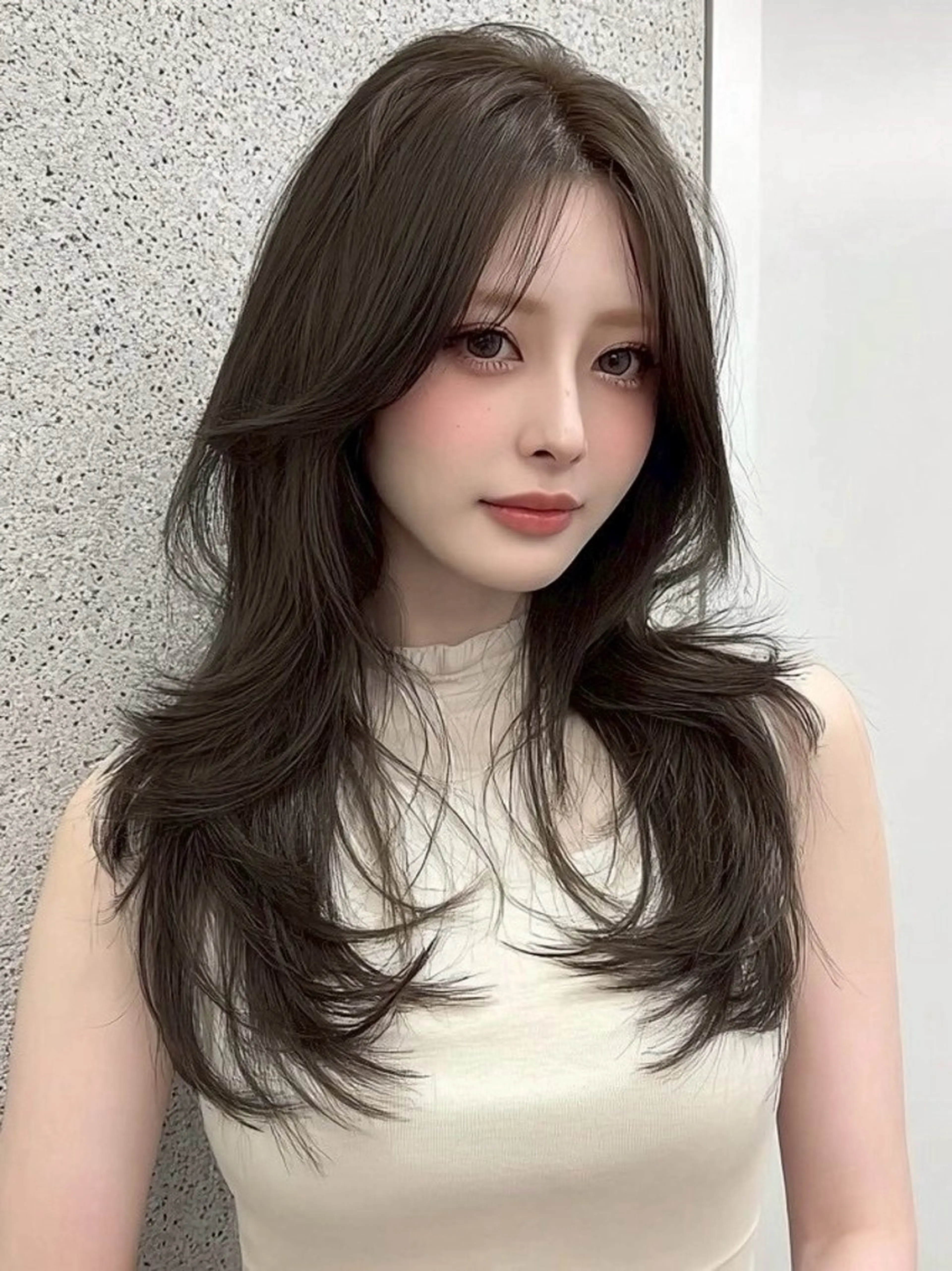 ロング カラー パーマ 髪質改善 韓国風ヘア 縮毛矯正 ストレートパーマ カット パーマ トリートメント 西 優衣奈のヘアスタイル