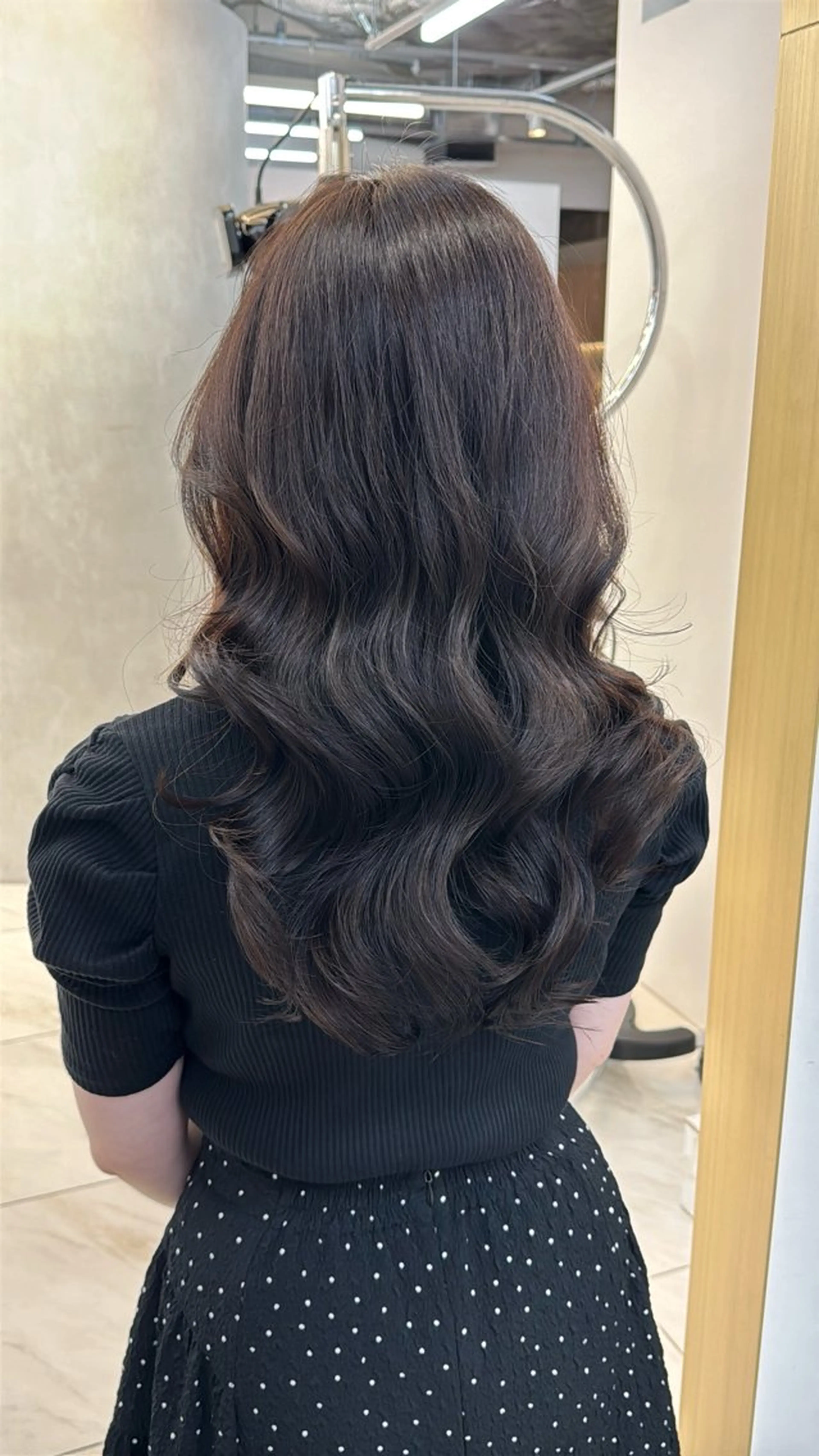 ロング パーマ ARMONY OMOTESANDO所属・本田秀幸 コテ巻き風パーマのヘアスタイル