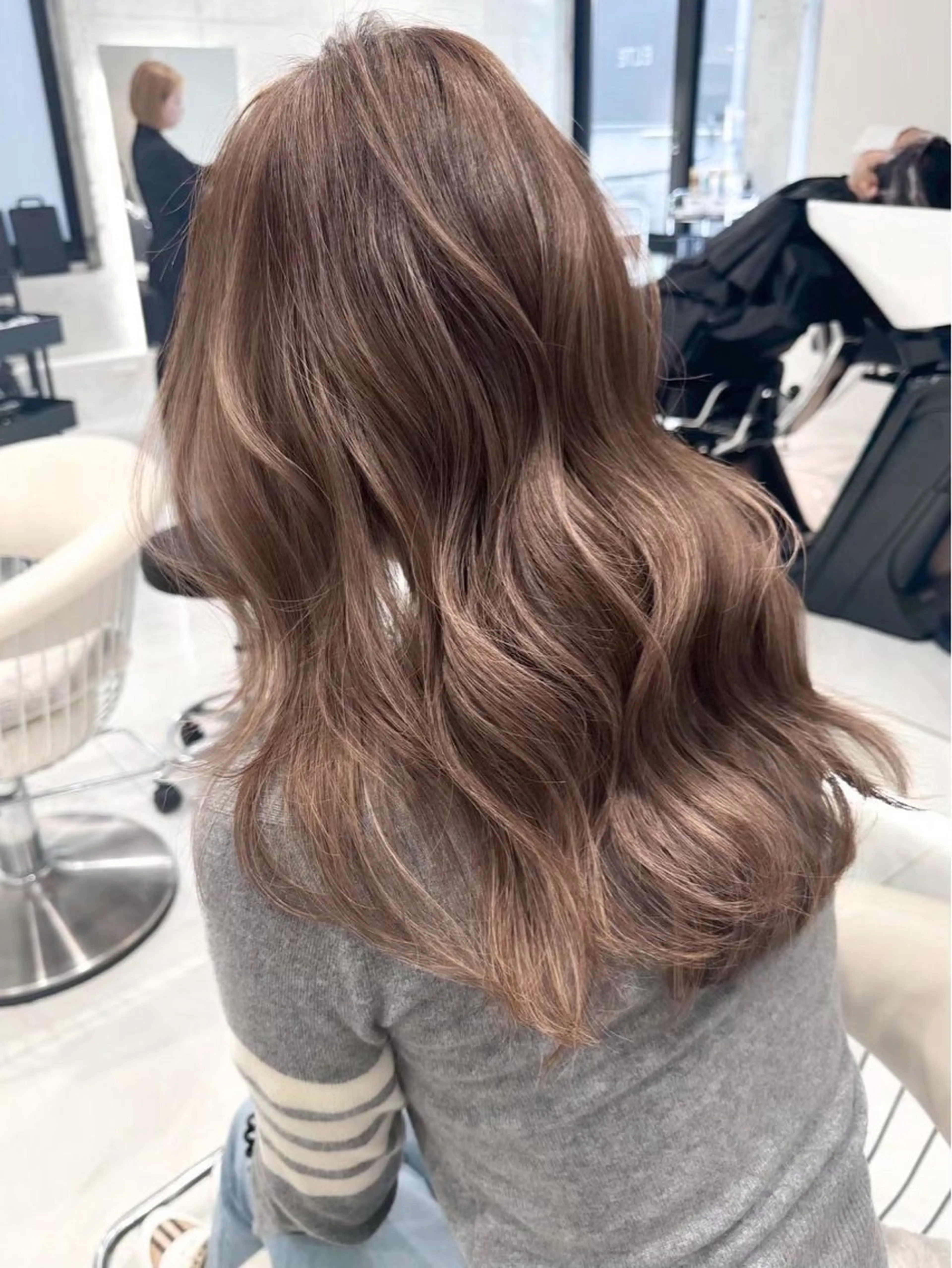 ロング 髪質改善 市毛 結菜のヘアスタイル